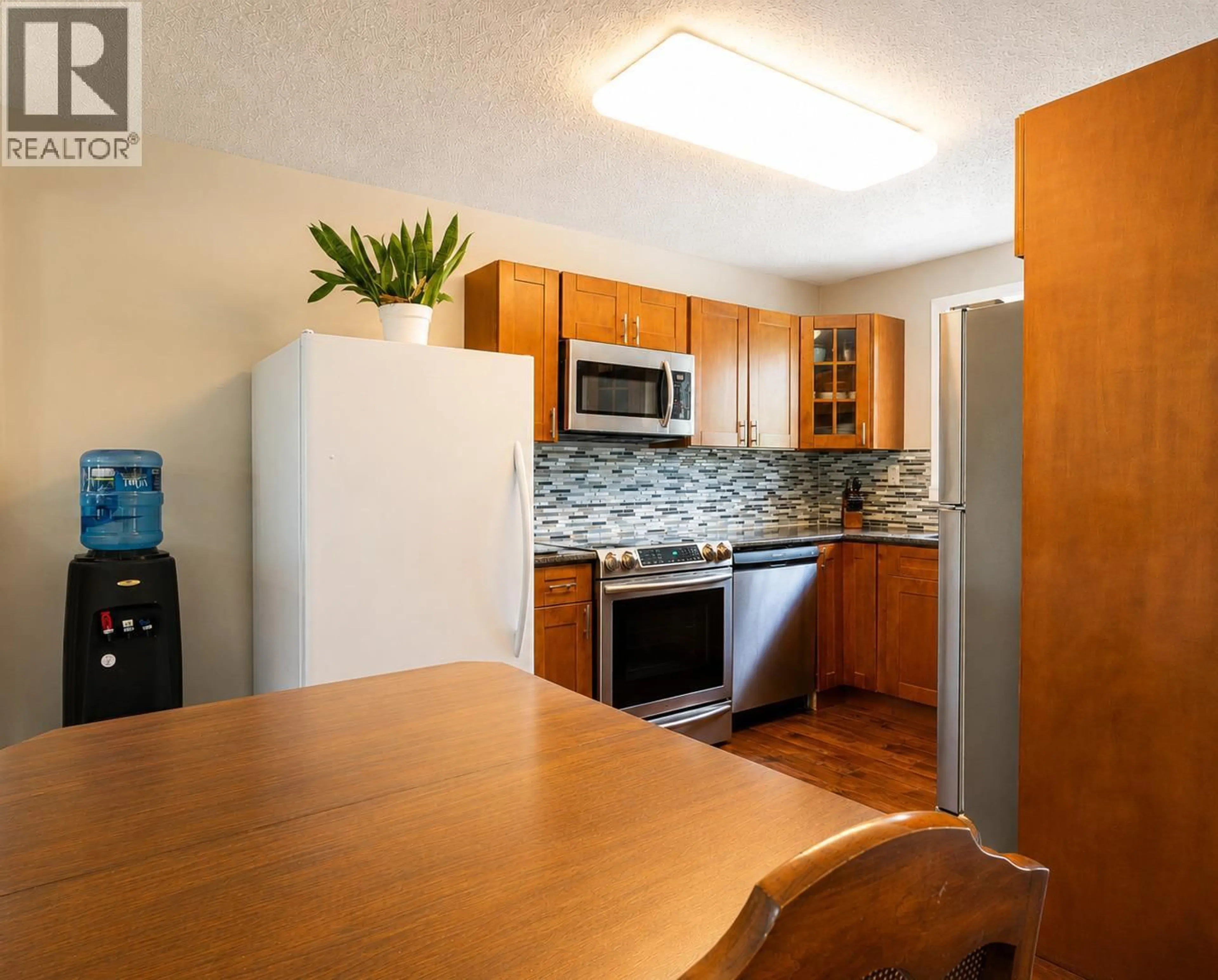 Standard kitchen, unknown for 3 - 2161 SCENIC ROAD, Kelowna British Columbia V1V2H8