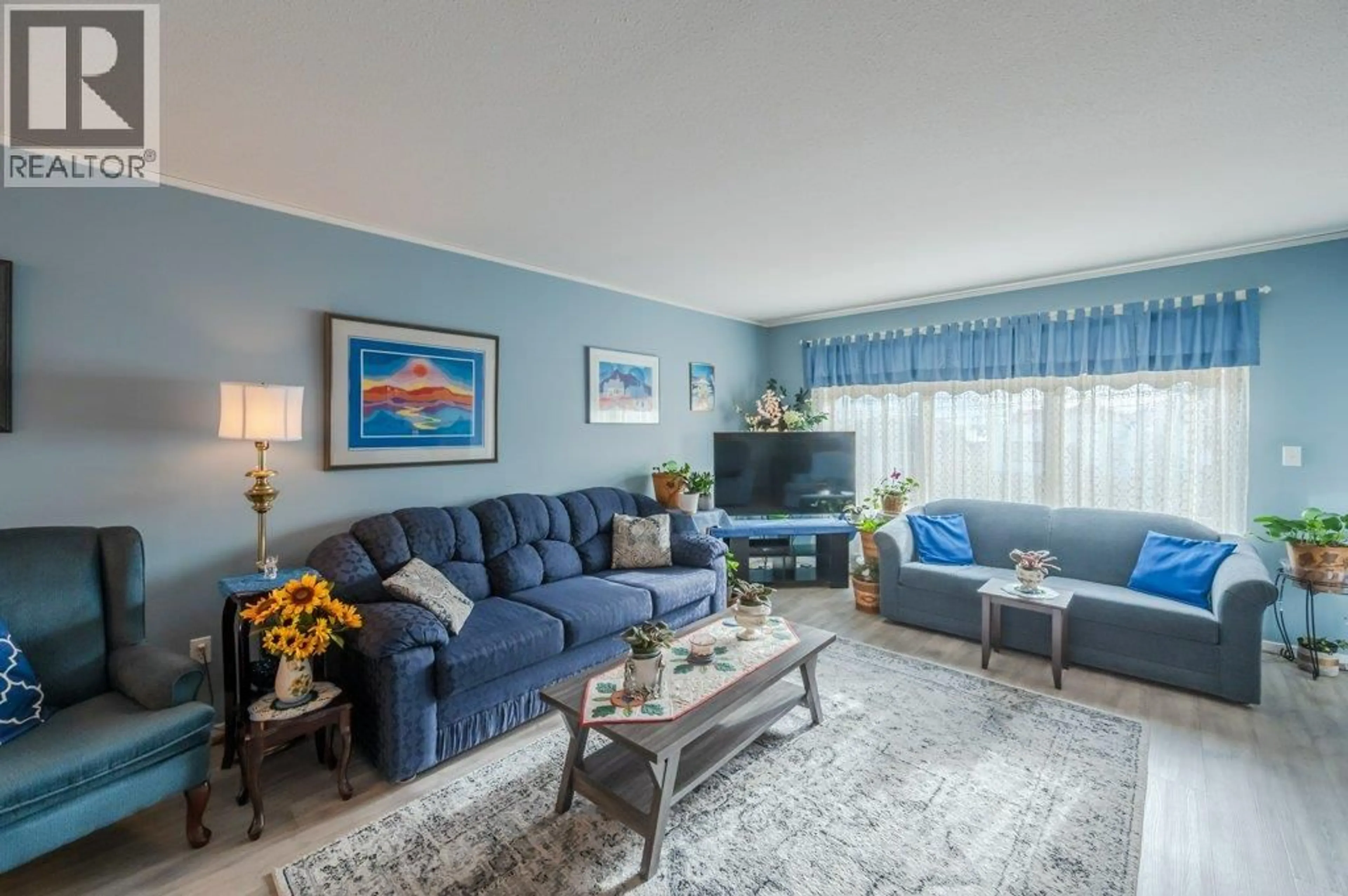 Living room with furniture, unknown for 201 - 8302 68TH AVENUE, Osoyoos British Columbia V0H1V6