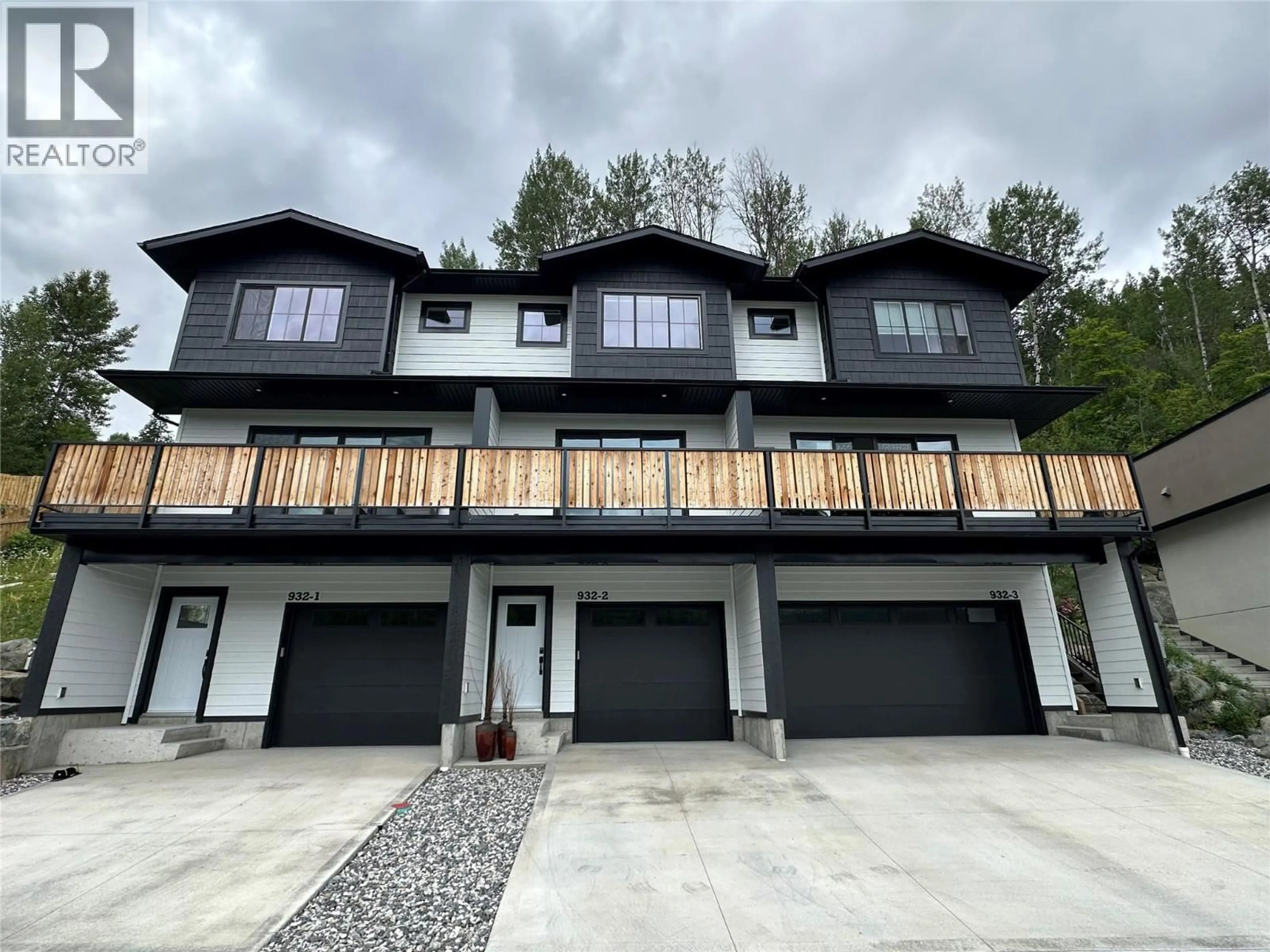 Home with vinyl exterior material, unknown for 932-2 REDSTONE DRIVE, Rossland British Columbia V0G1Y0