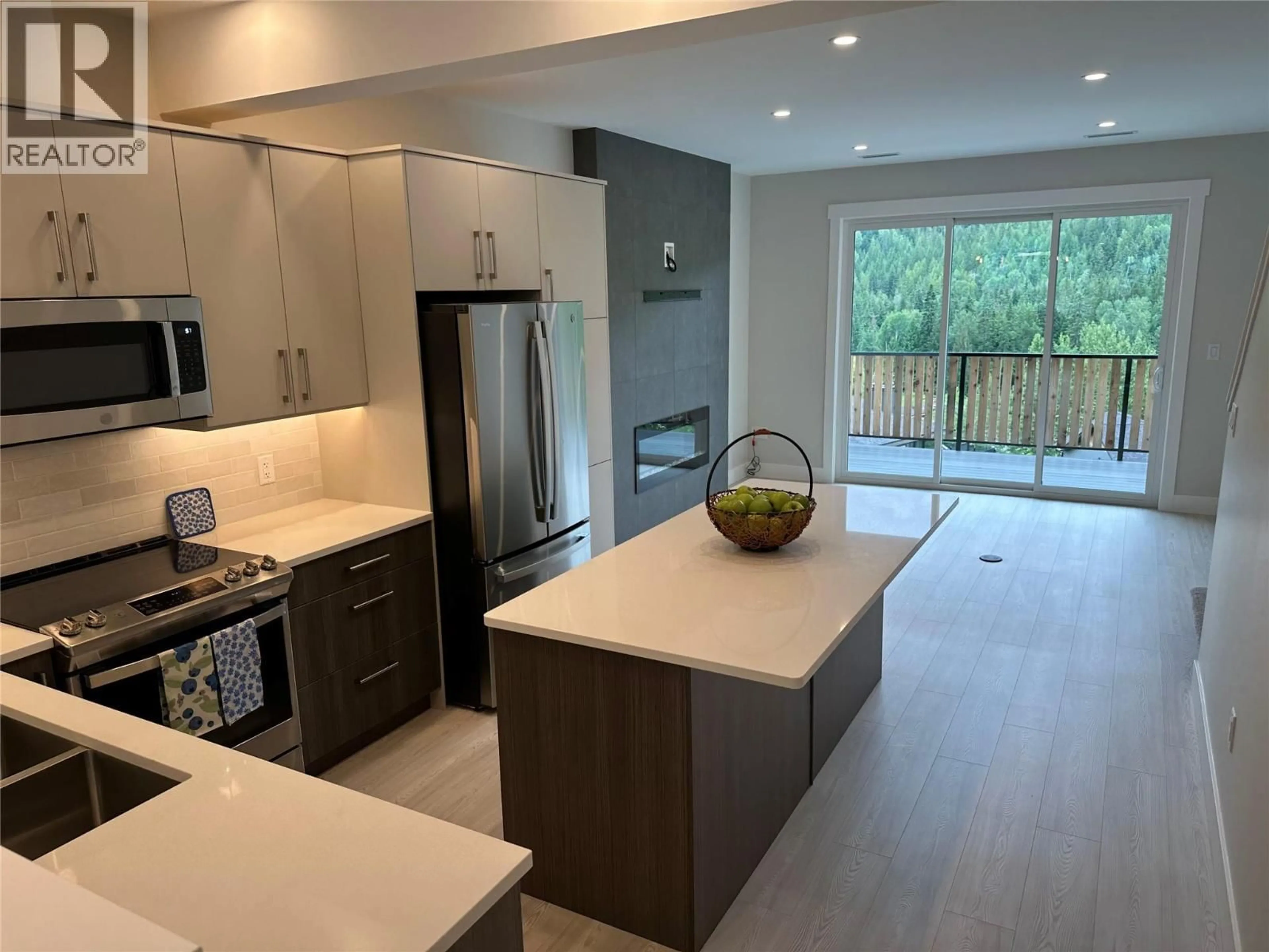 Open concept kitchen, unknown for 932-2 REDSTONE DRIVE, Rossland British Columbia V0G1Y0