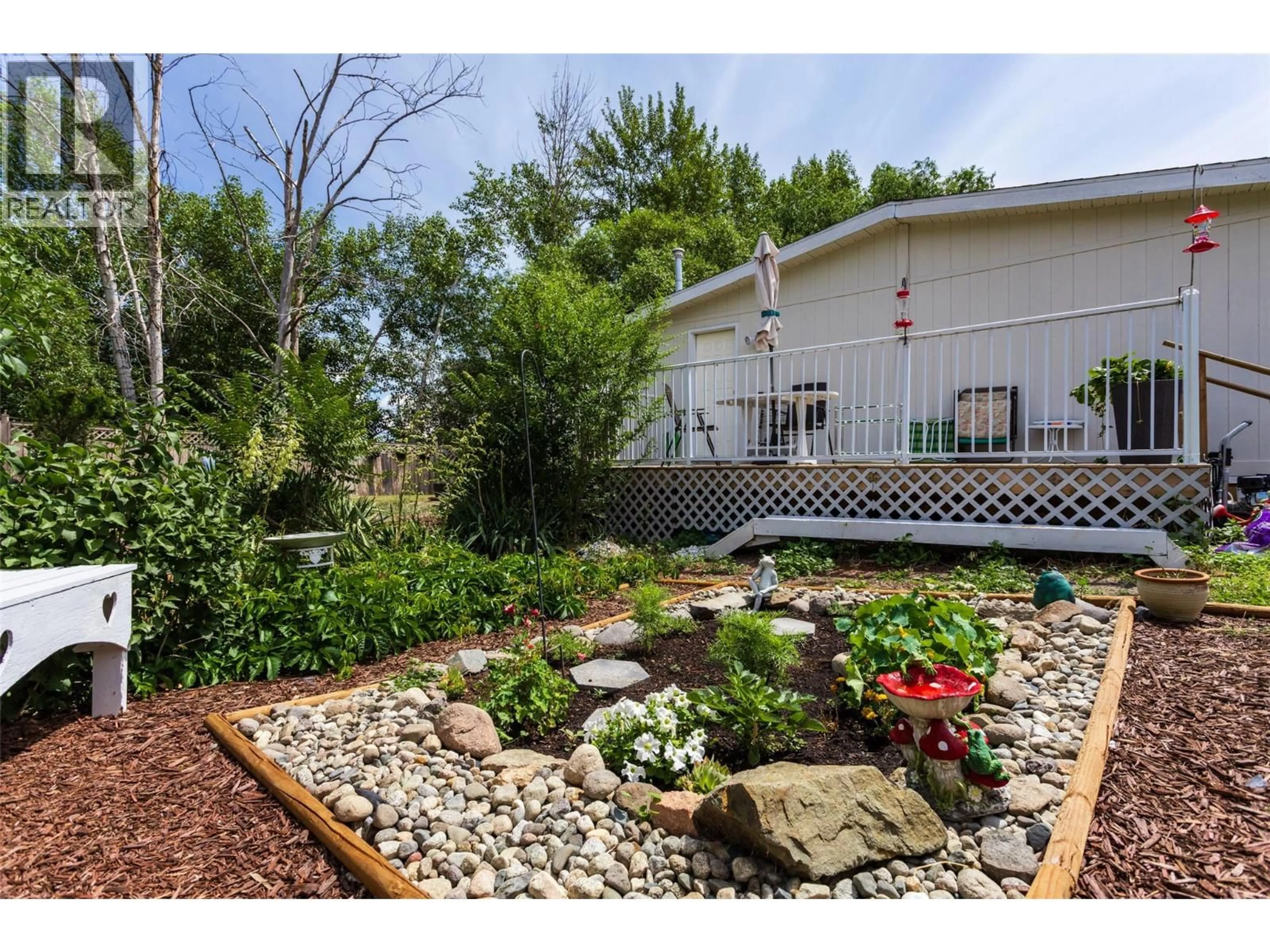 Patio, water/lake/river/ocean view for 45 - 1881 BOUCHERIE ROAD, West Kelowna British Columbia V4T0C9