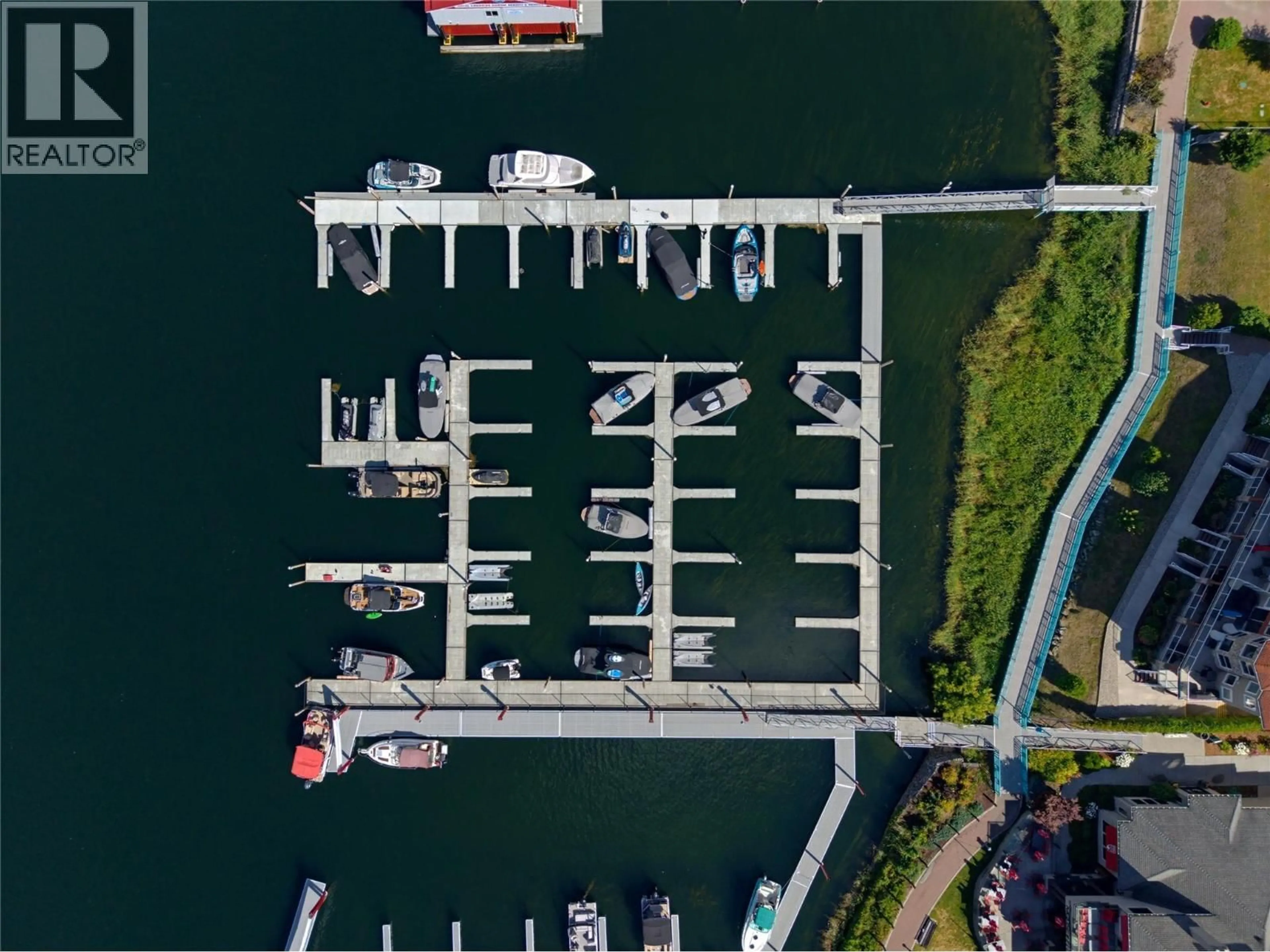 A pic from outside/outdoor area/front of a property/back of a property/a pic from drone, water/lake/river/ocean view for 19 - 1130 RIVERSIDE AVENUE, Sicamous British Columbia V0E2V1