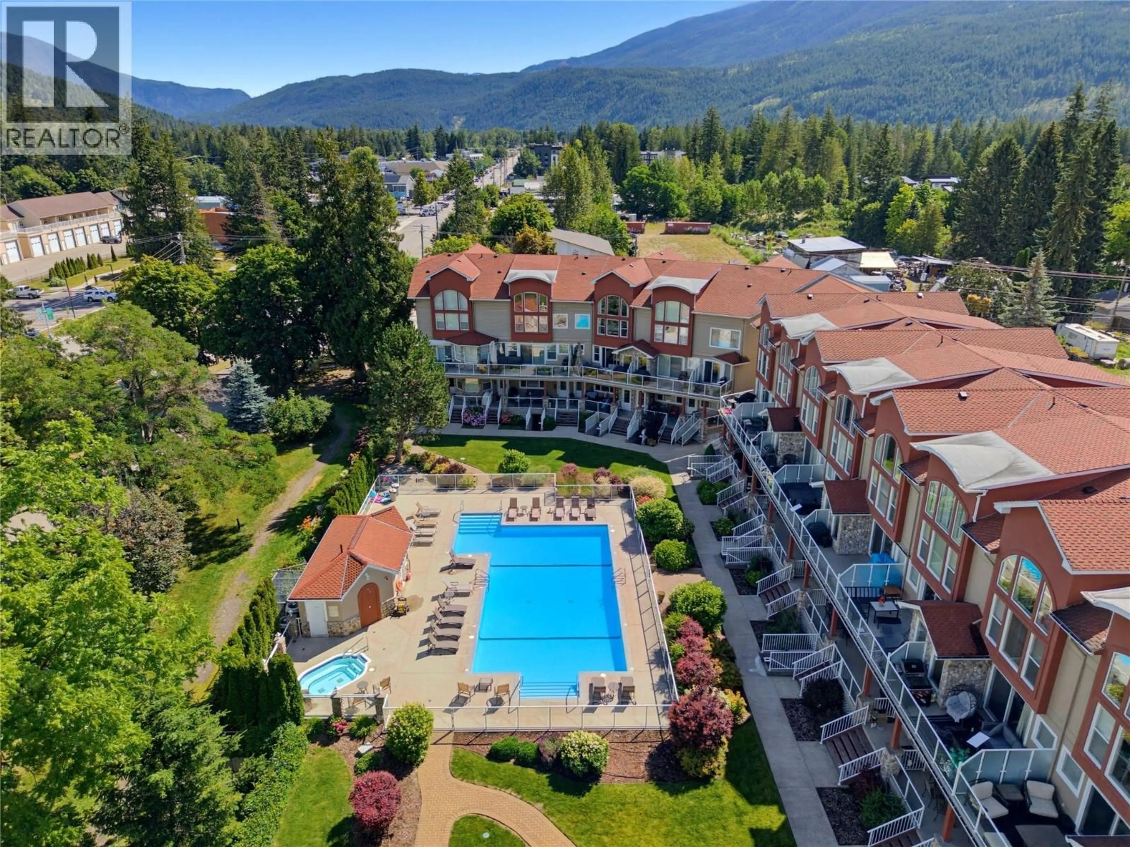 A pic from outside/outdoor area/front of a property/back of a property/a pic from drone, mountain view for 19 - 1130 RIVERSIDE AVENUE, Sicamous British Columbia V0E2V1