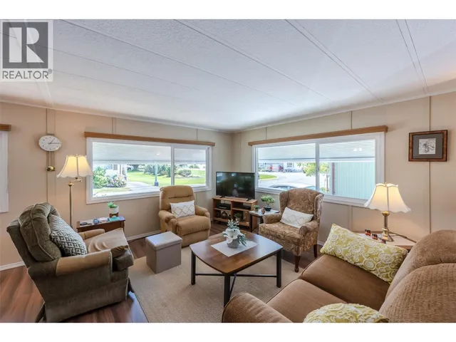 66 - 999 BURNABY AVENUE, Penticton 2
