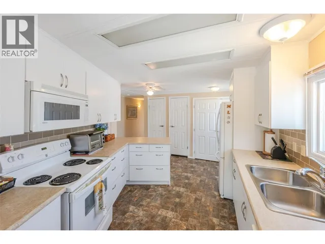 66 - 999 BURNABY AVENUE, Penticton 5