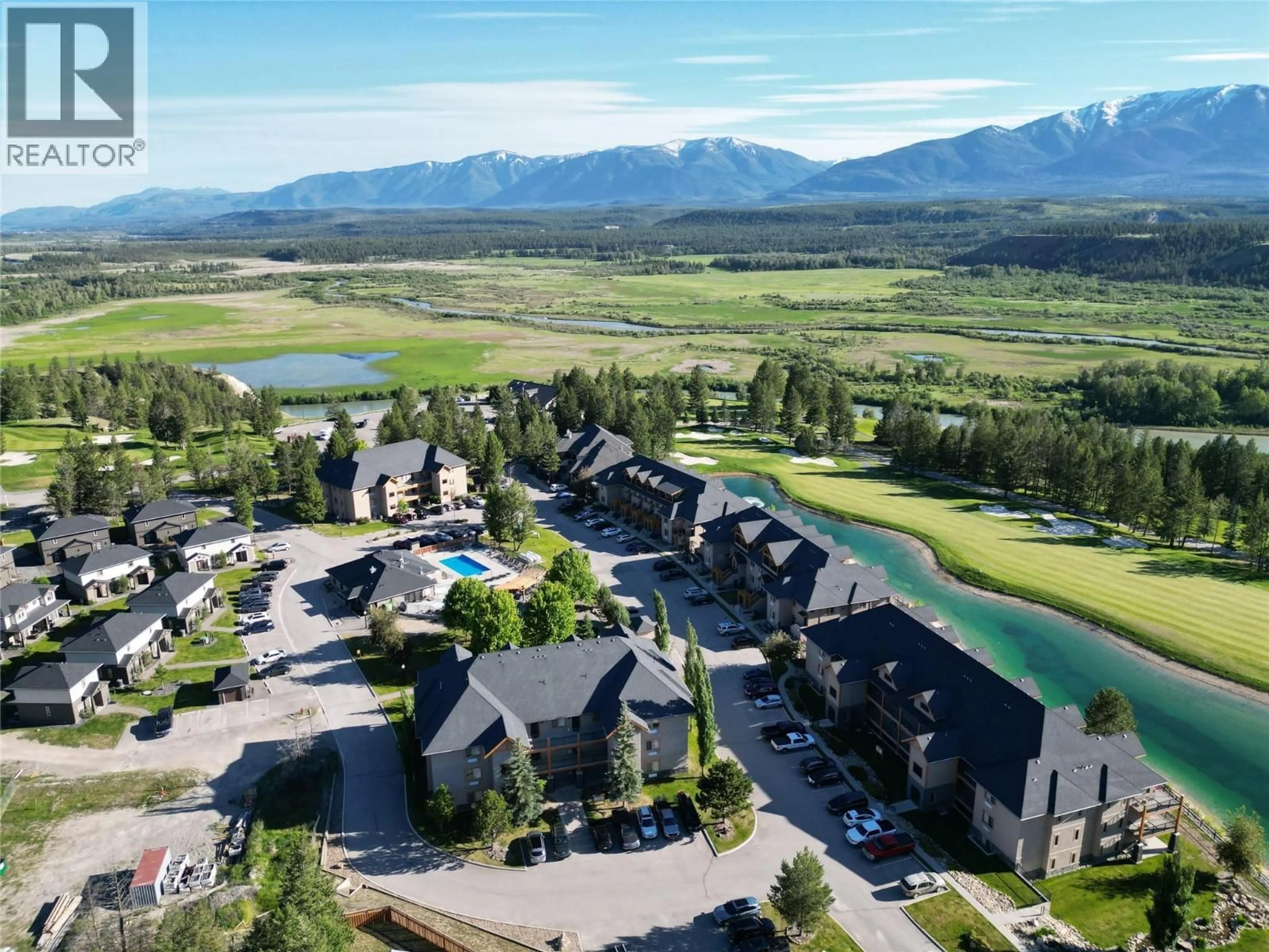 A pic from outside/outdoor area/front of a property/back of a property/a pic from drone, mountain view for 216 - 200 BIGHORN BOULEVARD, Radium Hot Springs British Columbia V0A1M0