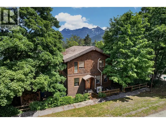 202 B AVENUE, Kaslo 2