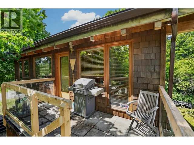 202 B AVENUE, Kaslo 5