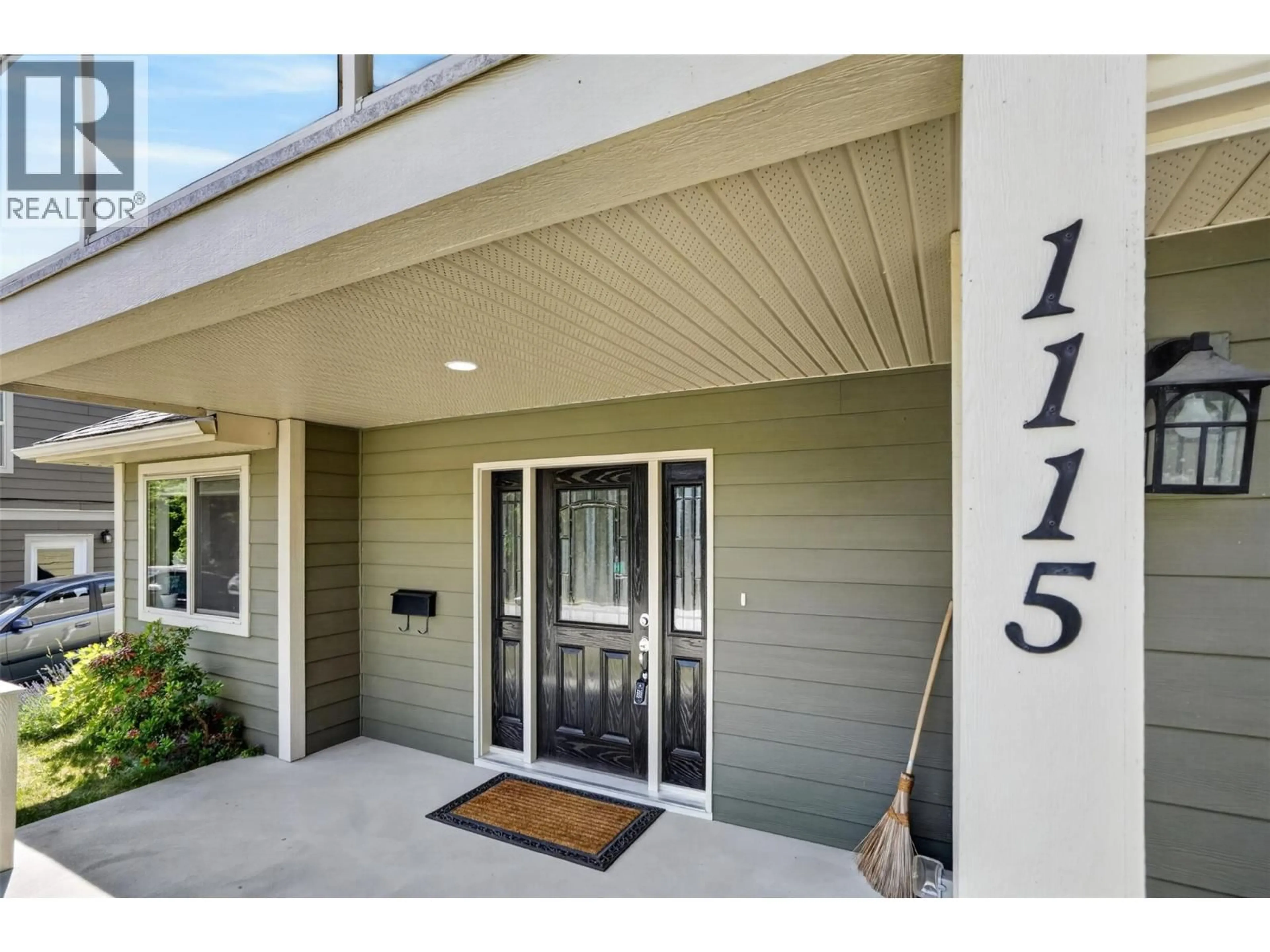 Indoor entryway for 1115 WEST RICHARDS STREET, Nelson British Columbia V1L5T3