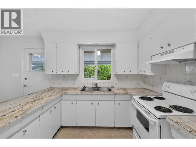 3802 36 STREET, Vernon 4