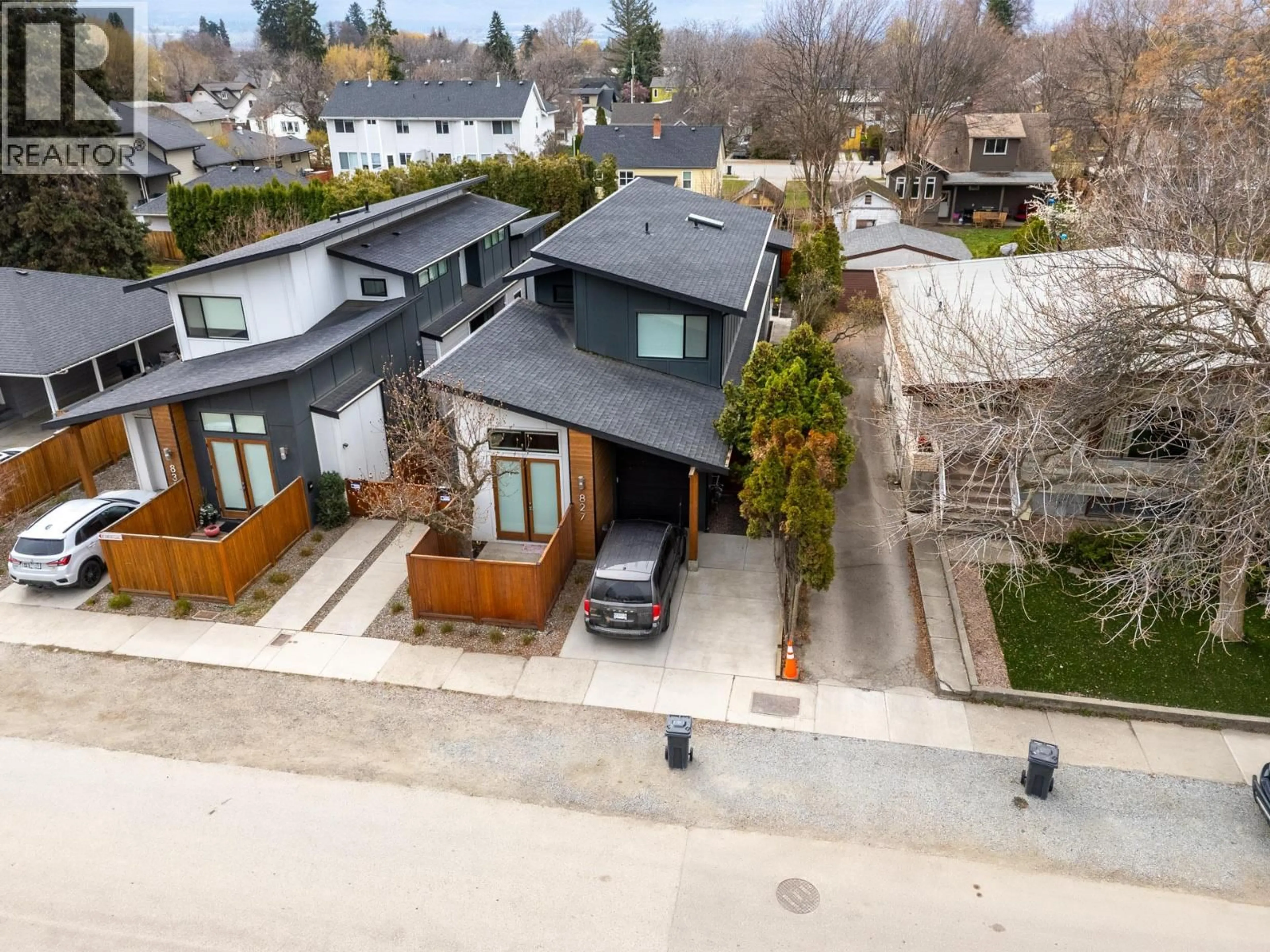 A pic from outside/outdoor area/front of a property/back of a property/a pic from drone, street for 827 SAUCIER AVENUE, Kelowna British Columbia V1Y6A4