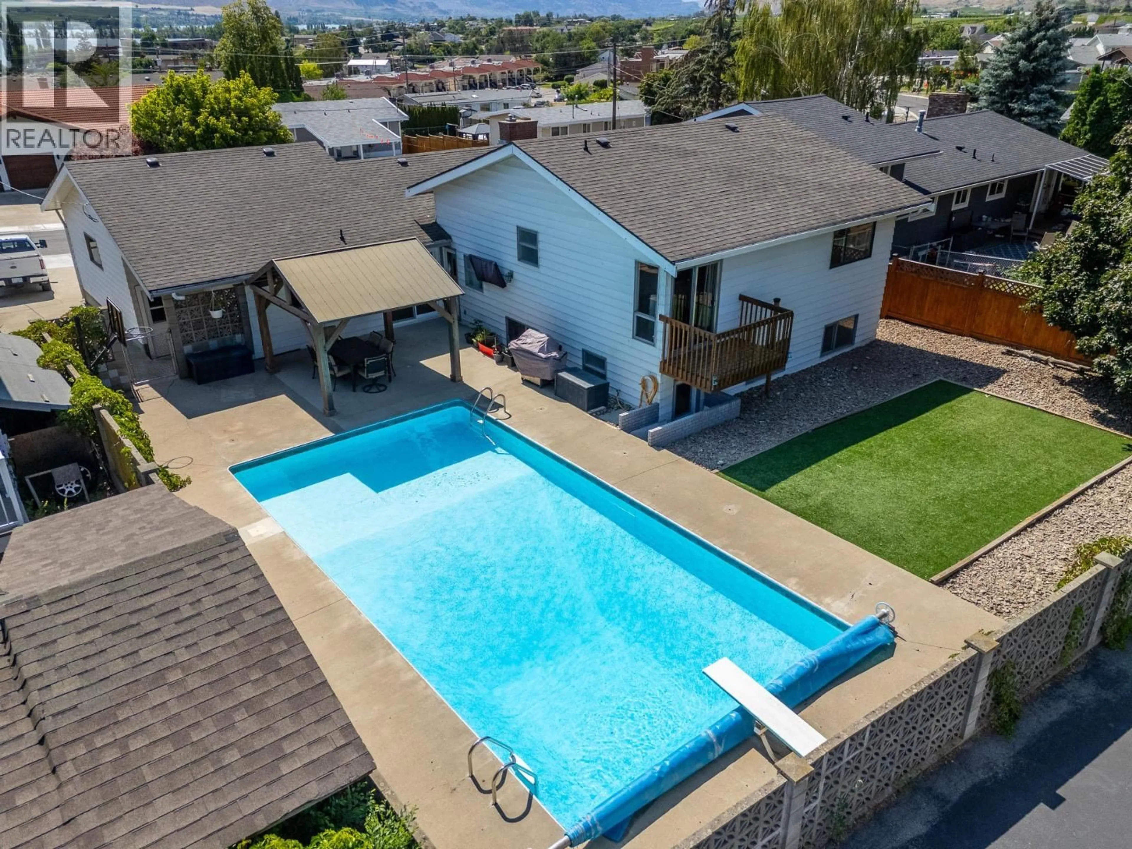 A pic from outside/outdoor area/front of a property/back of a property/a pic from drone, water/lake/river/ocean view for 14 QUAIL PLACE, Osoyoos British Columbia V0H1V1