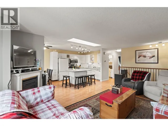 333 WADDINGTON DRIVE, Kamloops 5