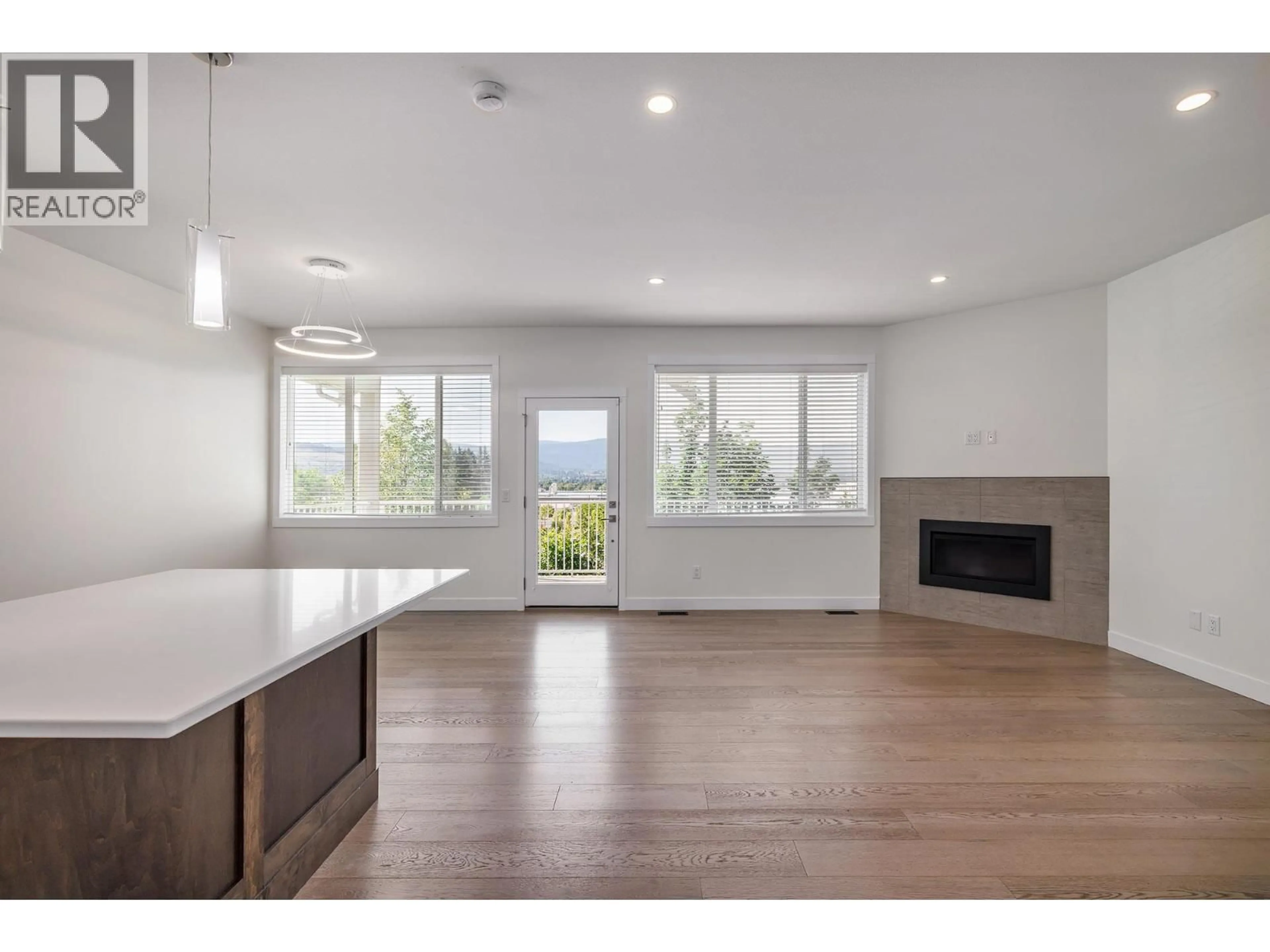 Open concept kitchen, unknown for 3207 SHETLAND ROAD, Kelowna British Columbia V1V3B1