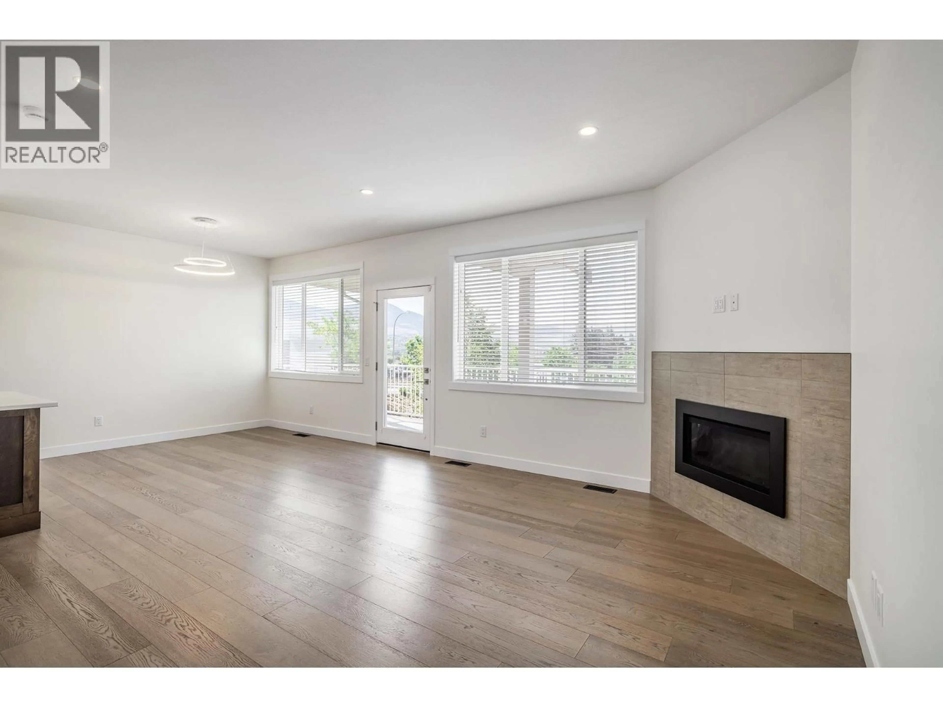 A pic of a room for 3207 SHETLAND ROAD, Kelowna British Columbia V1V3B1