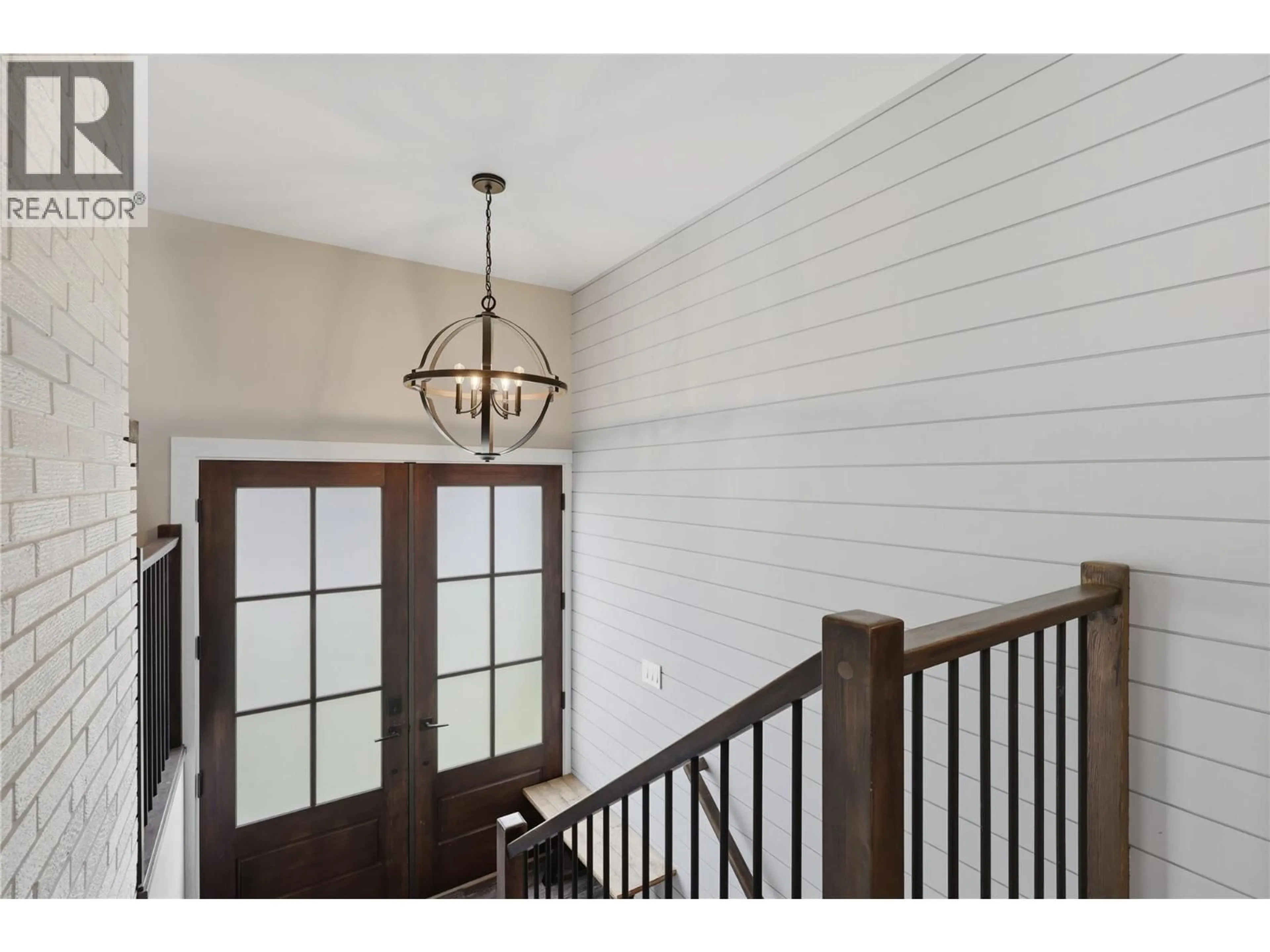 Indoor entryway for 2330 ROSEWOOD AVENUE, Kamloops British Columbia V2B4Z1