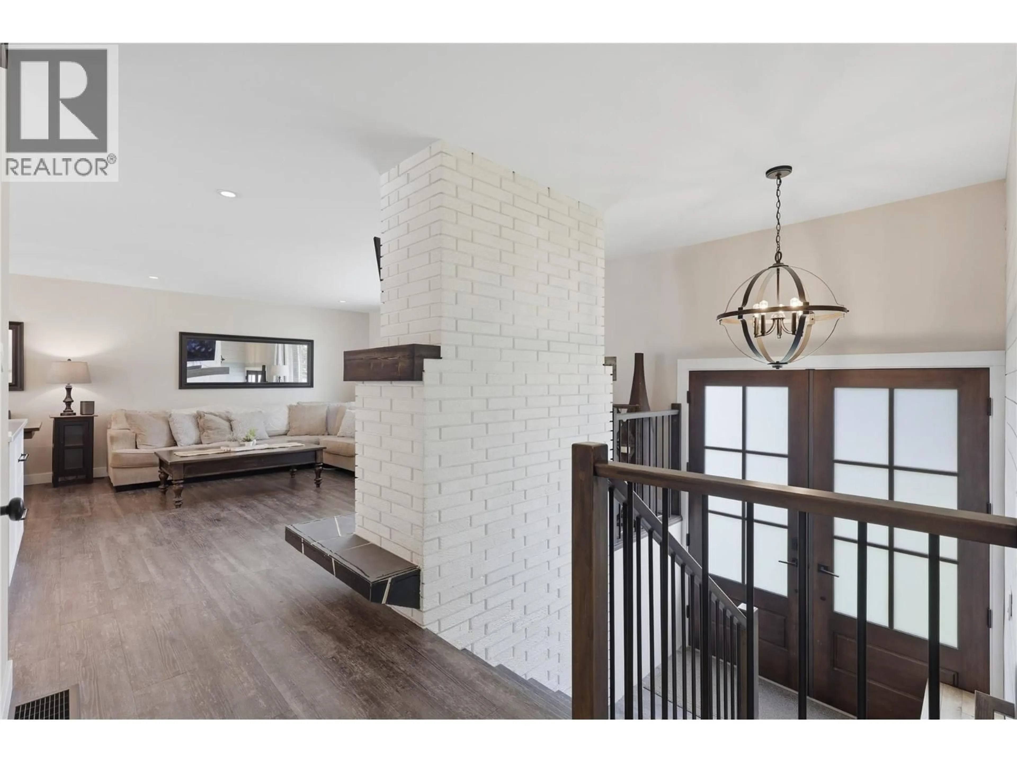 Indoor entryway for 2330 ROSEWOOD AVENUE, Kamloops British Columbia V2B4Z1