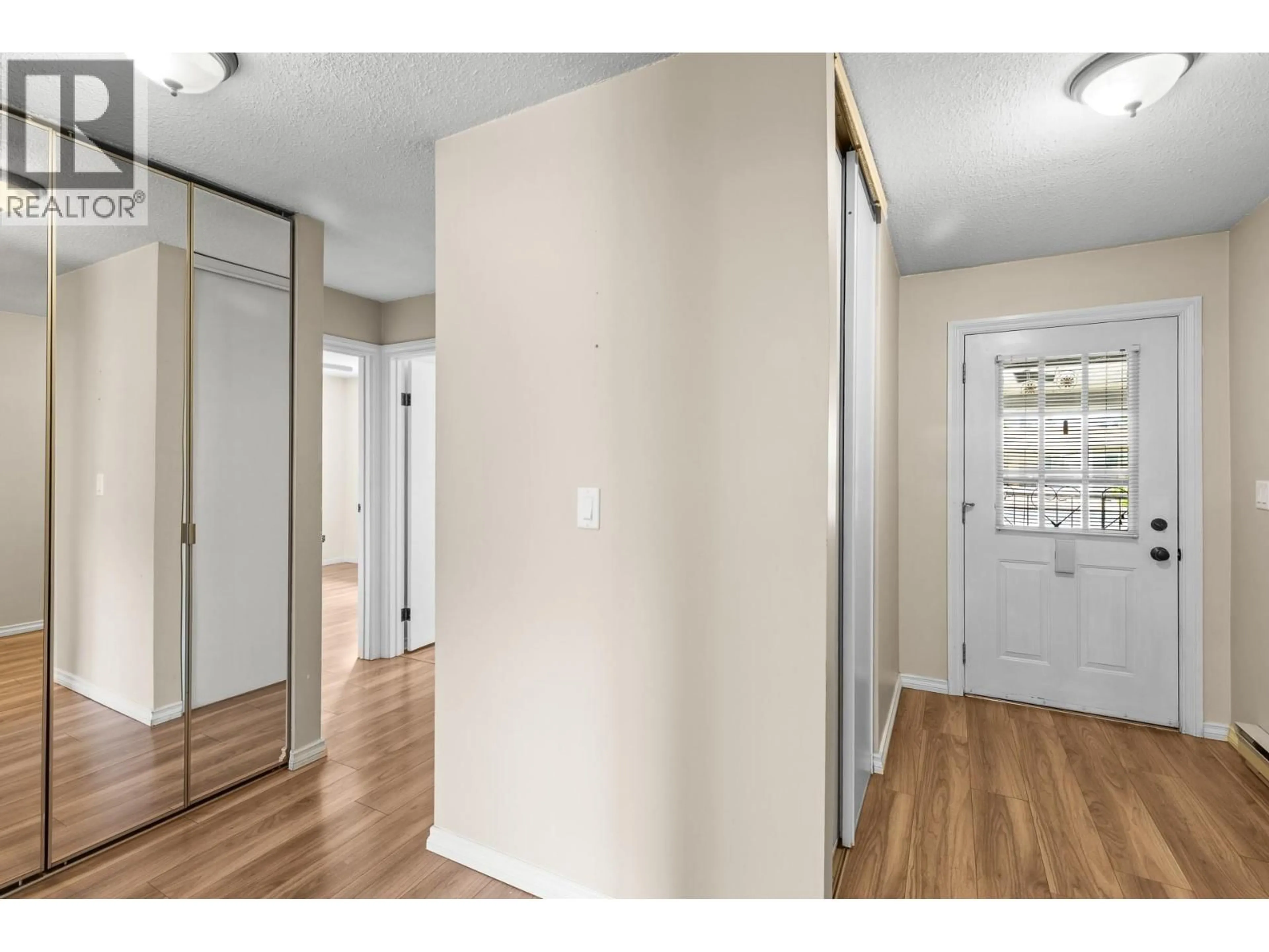Indoor entryway for 225 - 240 MCINTOSH ROAD, Kelowna British Columbia V1X2C4