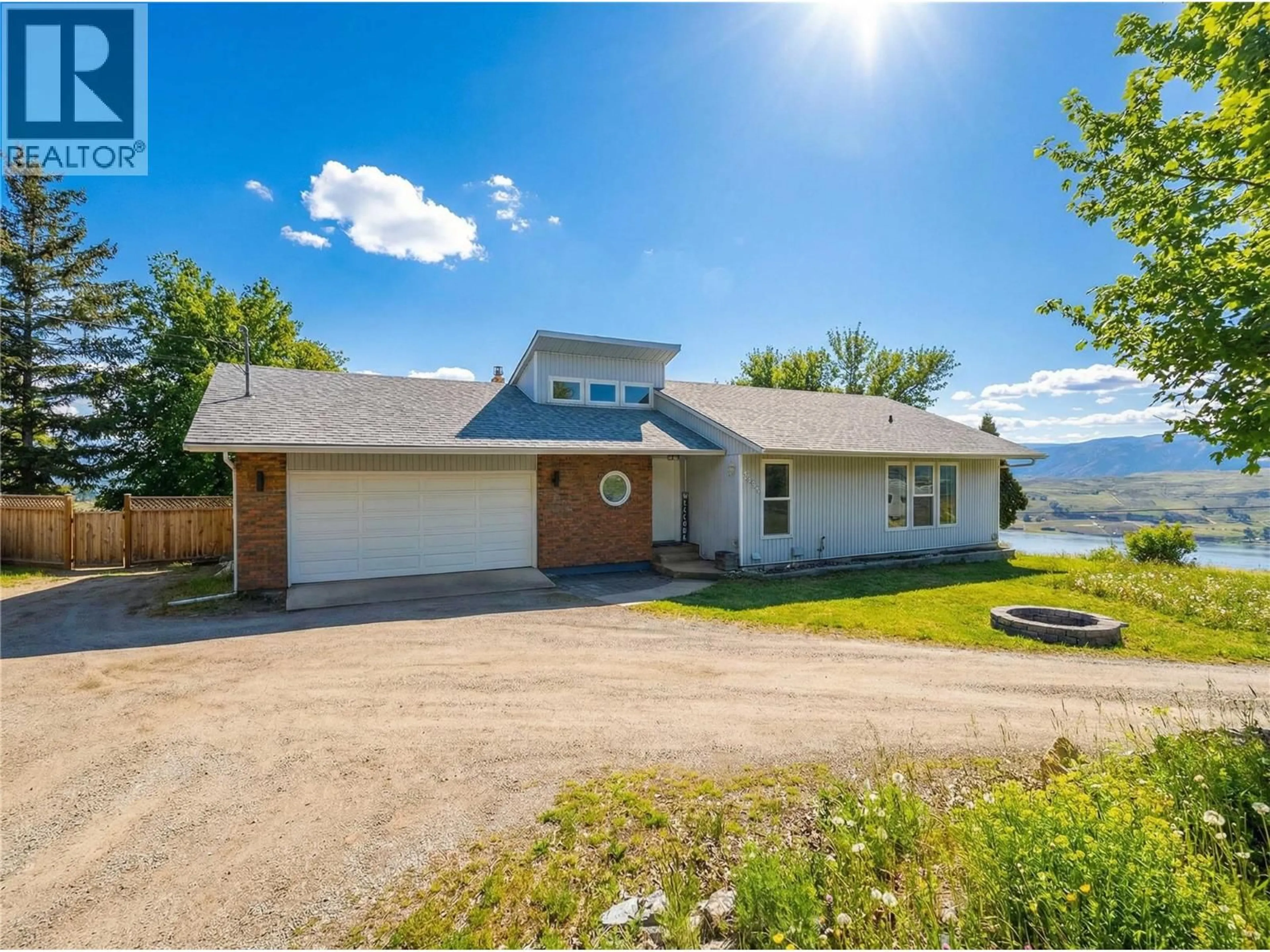 Home with vinyl exterior material, mountain view for 7292 MOUNTRIDGE ROAD, Vernon British Columbia V1B3S8