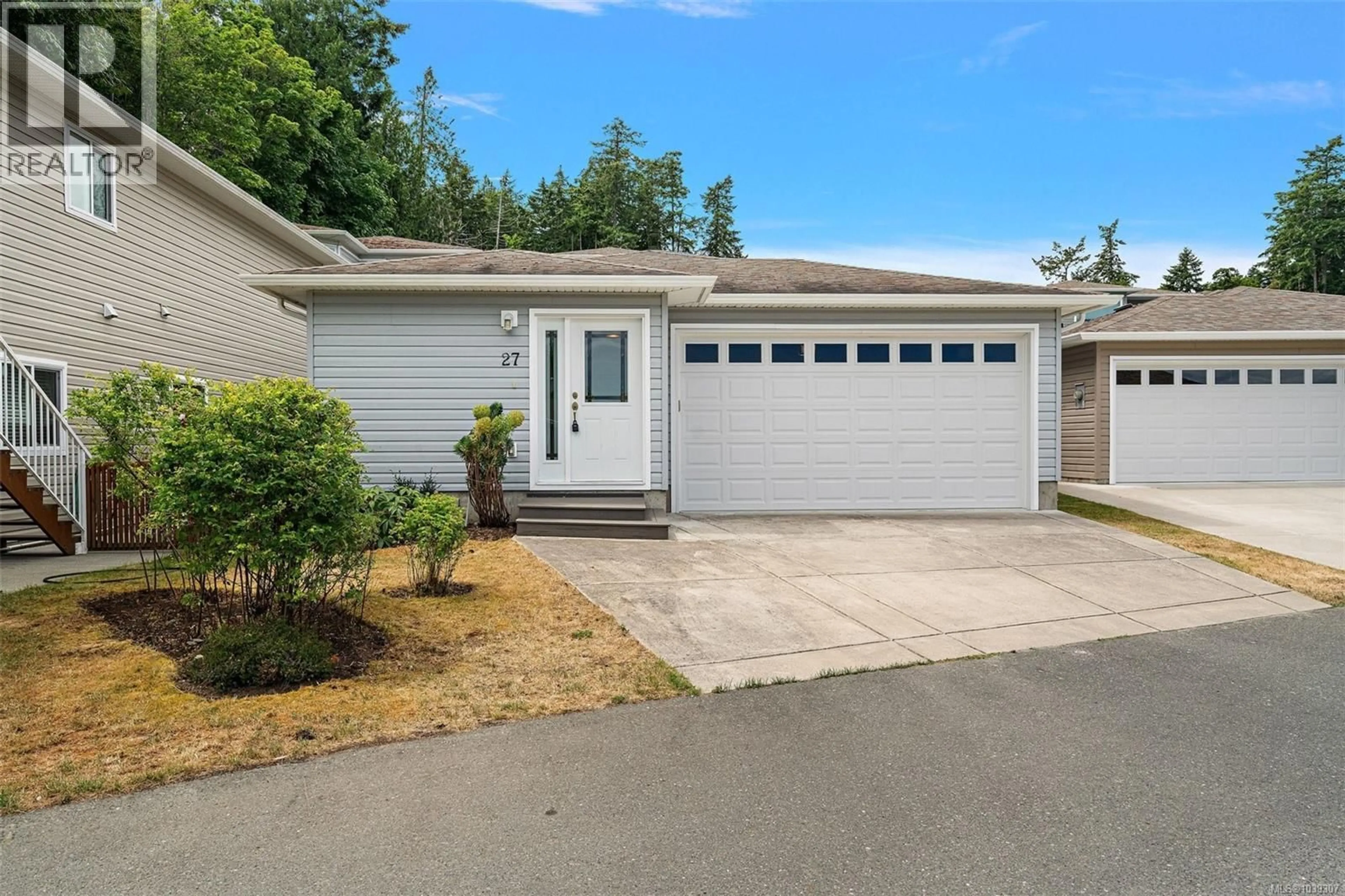 Home with vinyl exterior material, street for 27 - 2740 STAUTW ROAD, Central Saanich British Columbia V8M0A8