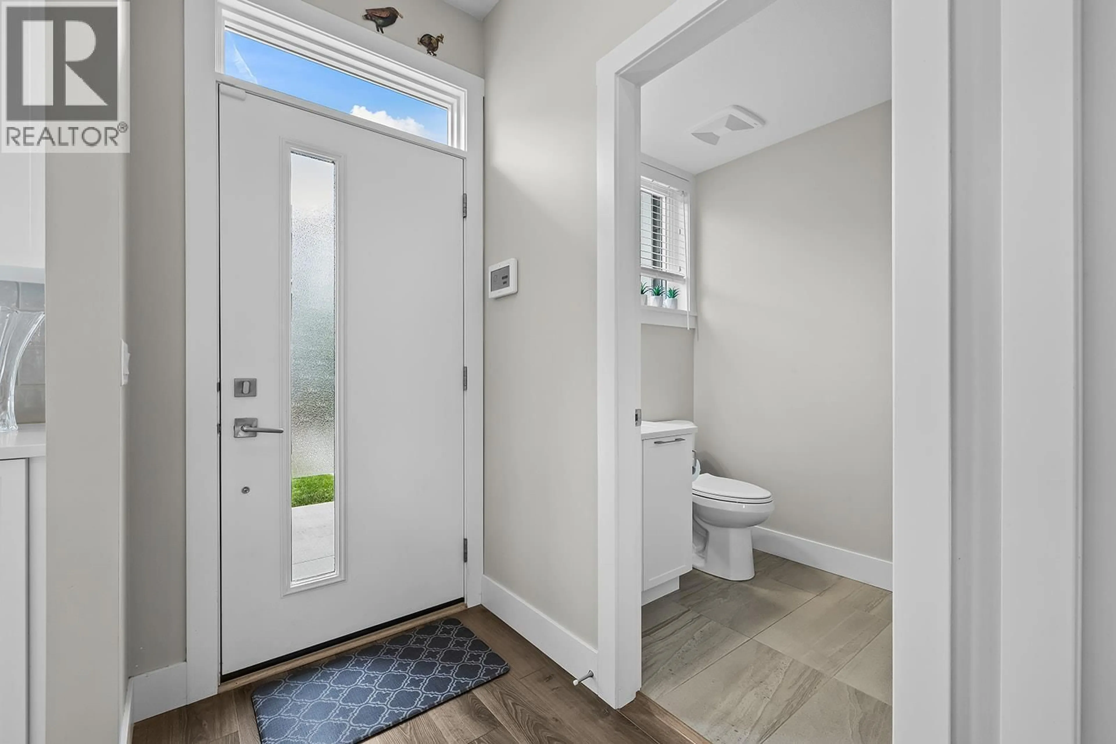 Indoor entryway for 45 - 13098 SHORELINE WAY, Lake Country British Columbia V4V0A8
