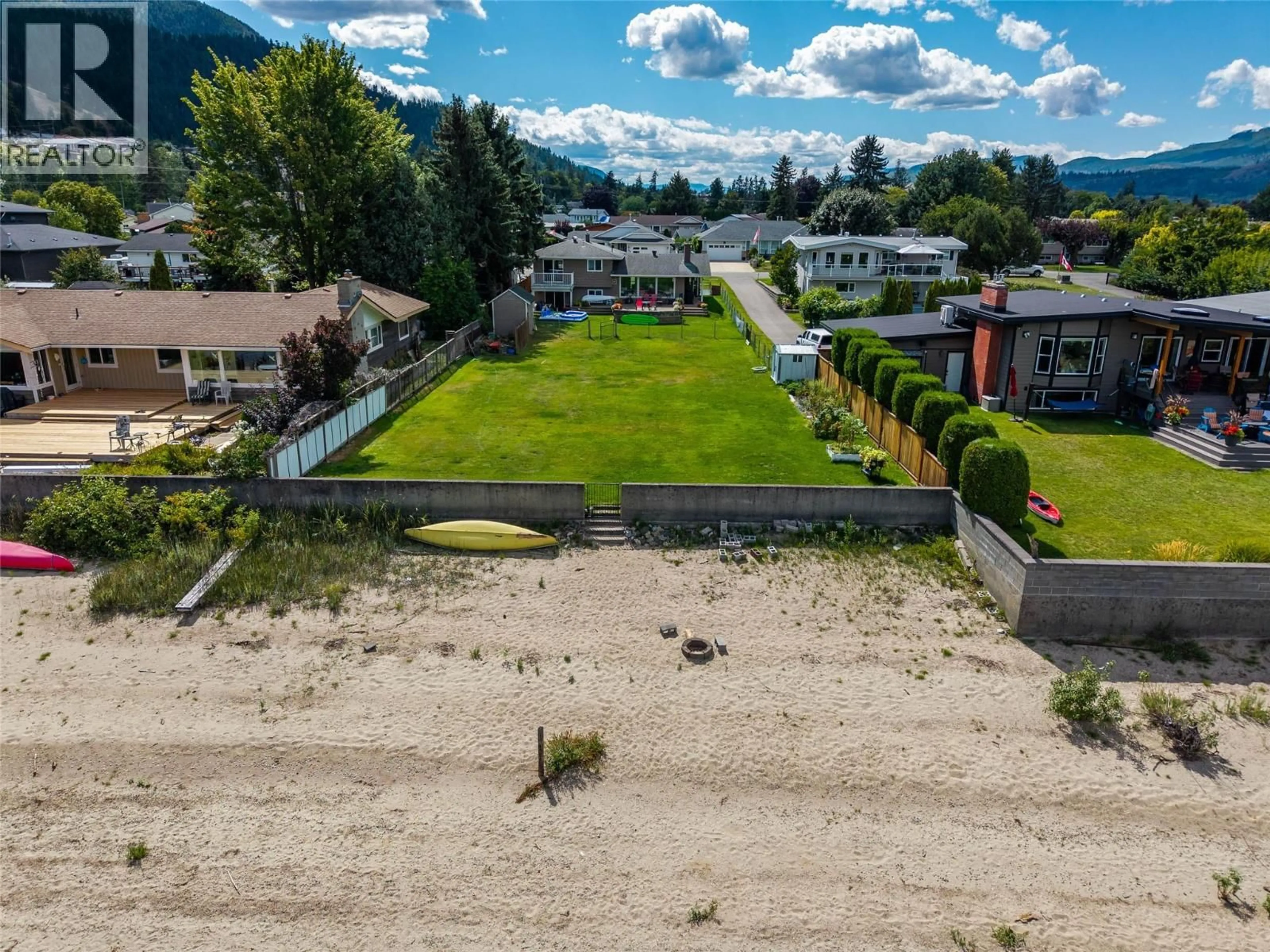 A pic from outside/outdoor area/front of a property/back of a property/a pic from drone, mountain view for 329 & 331 LAKESHORE DRIVE, Chase British Columbia V0E1M0