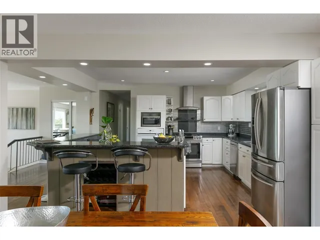 6076 BEATRICE ROAD, Peachland 5