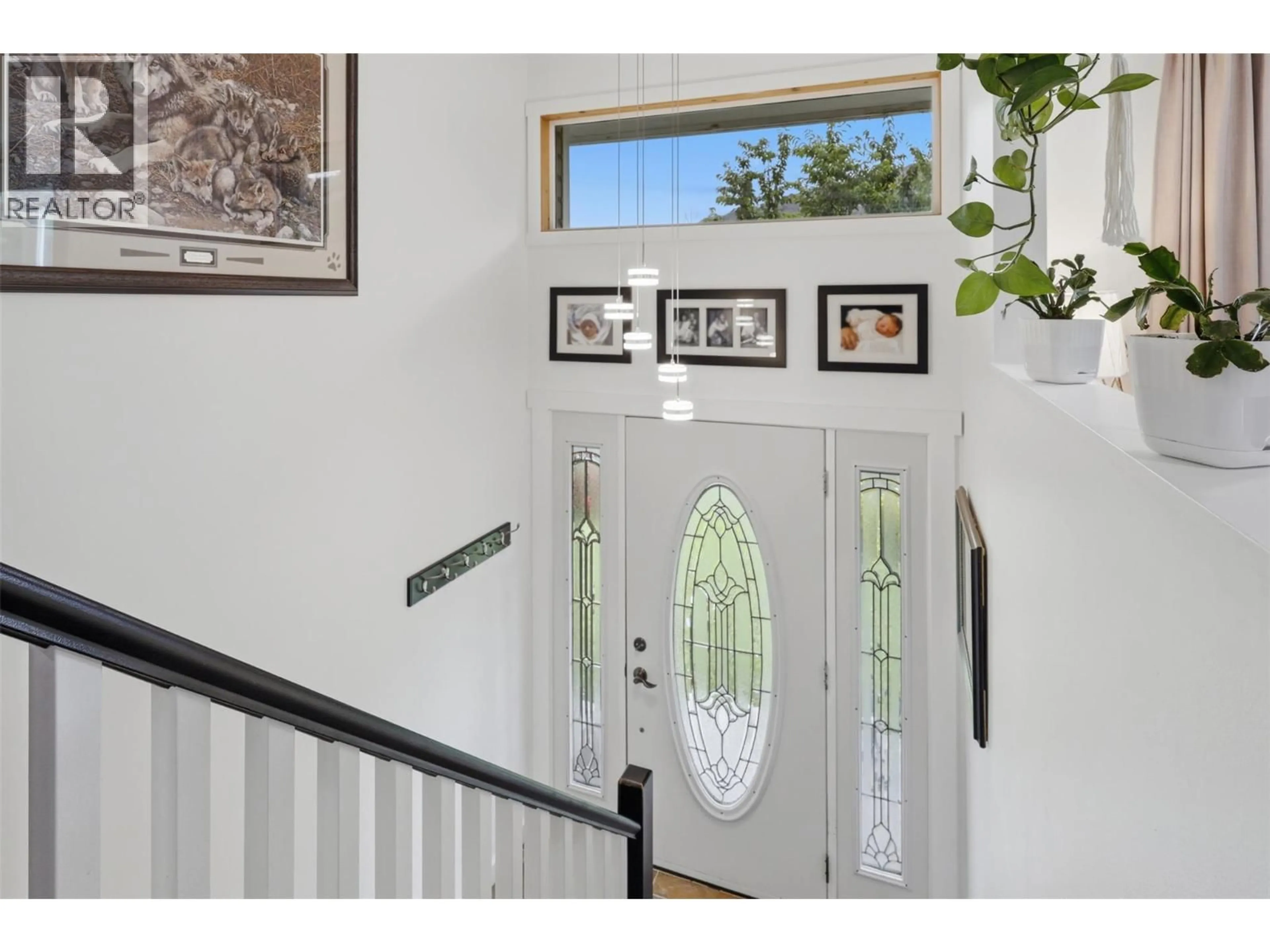 Indoor entryway for 285 HUCKLEBERRY PLACE, Kamloops British Columbia V2H1M4