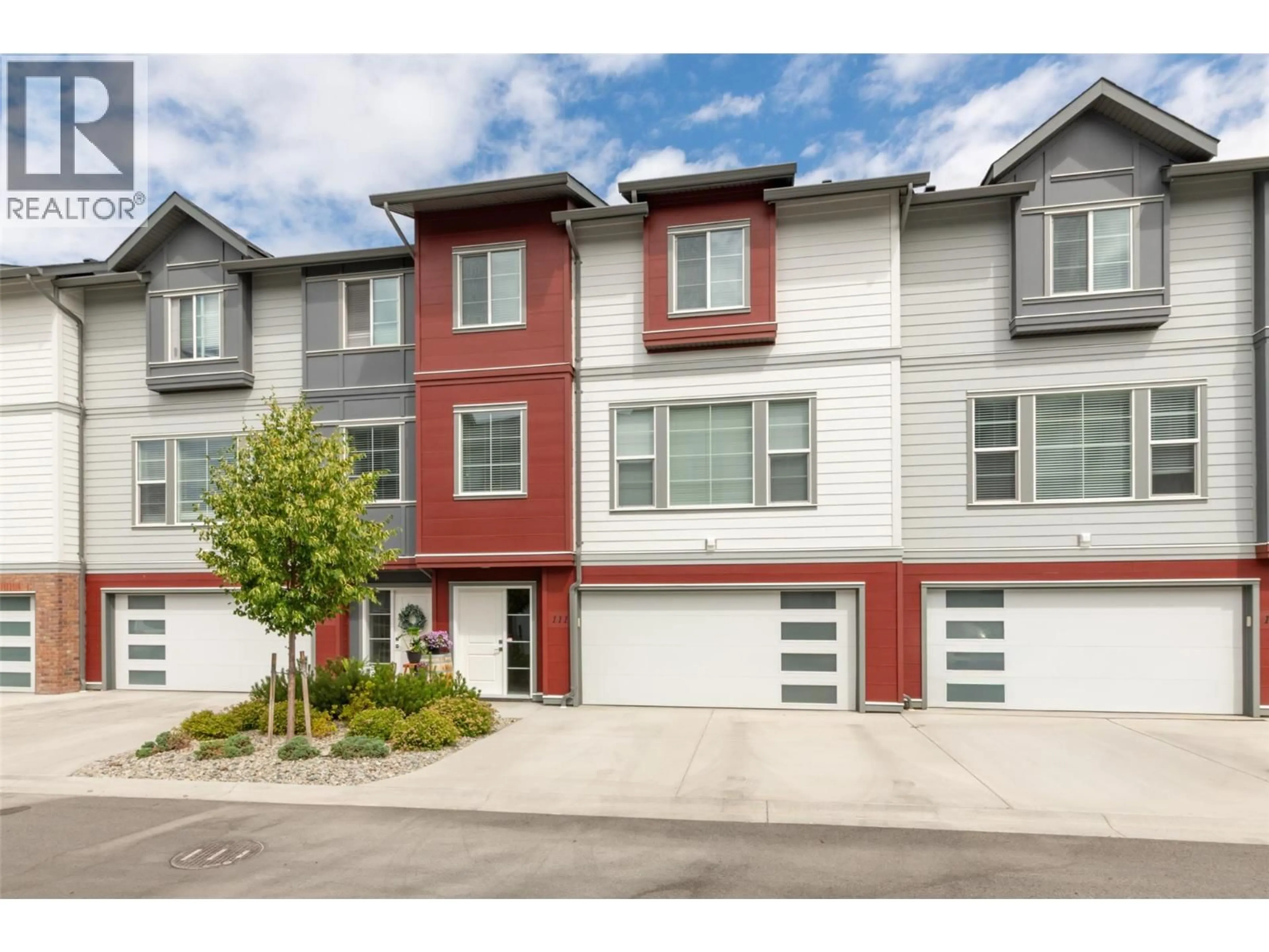 Home with vinyl exterior material, street for 111 - 4025 GELLATLY ROAD SOUTH, West Kelowna British Columbia V4T2P8