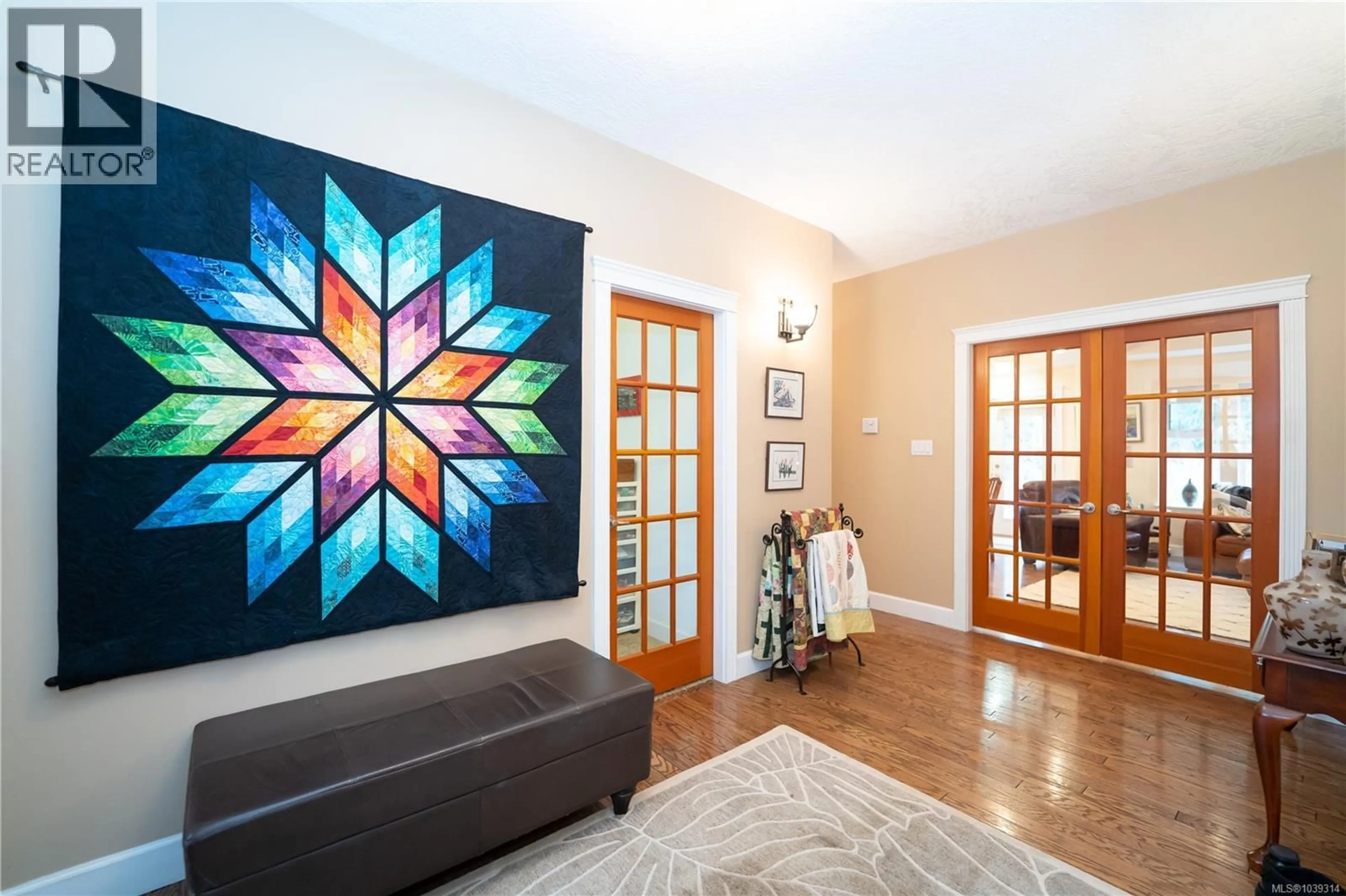 Indoor entryway for 2514 KINNOULL CRESCENT, Mill Bay British Columbia V8H1H3
