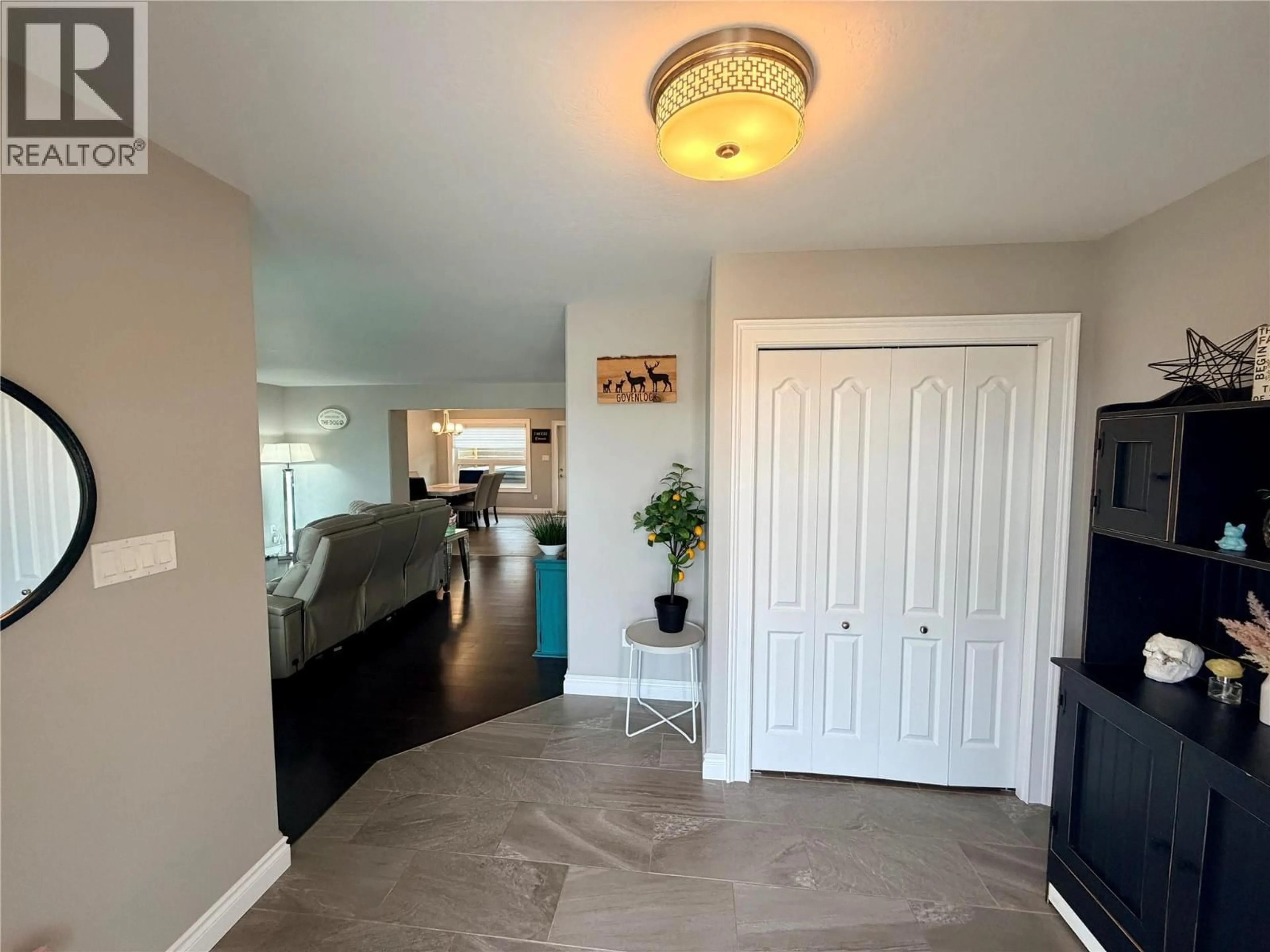 Indoor entryway for 1832 86 AVENUE, Dawson Creek British Columbia V1G0C8