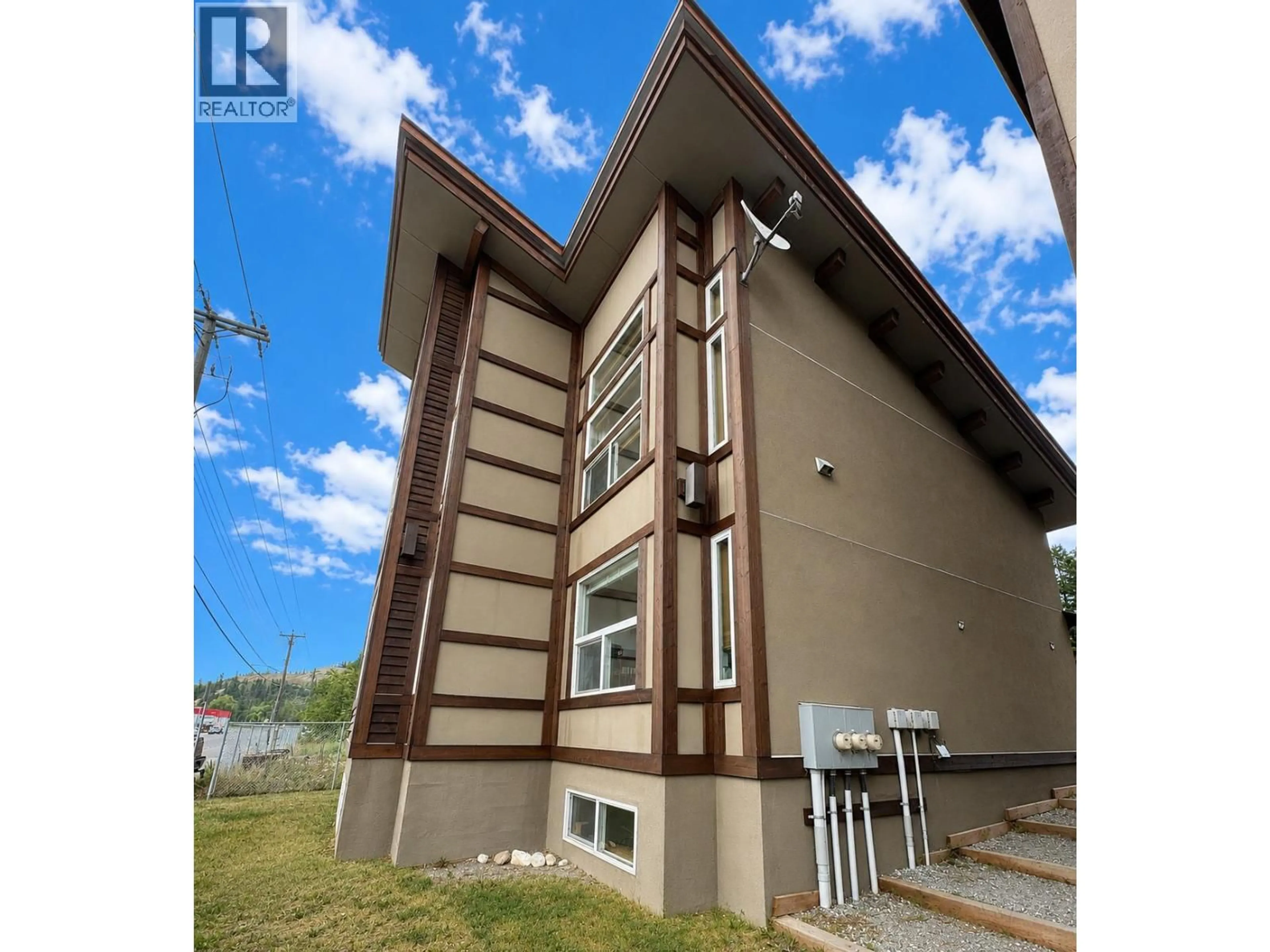 Home with vinyl exterior material, building for 3 - 1110 11TH AVENUE SOUTH, Golden British Columbia V0A1H0