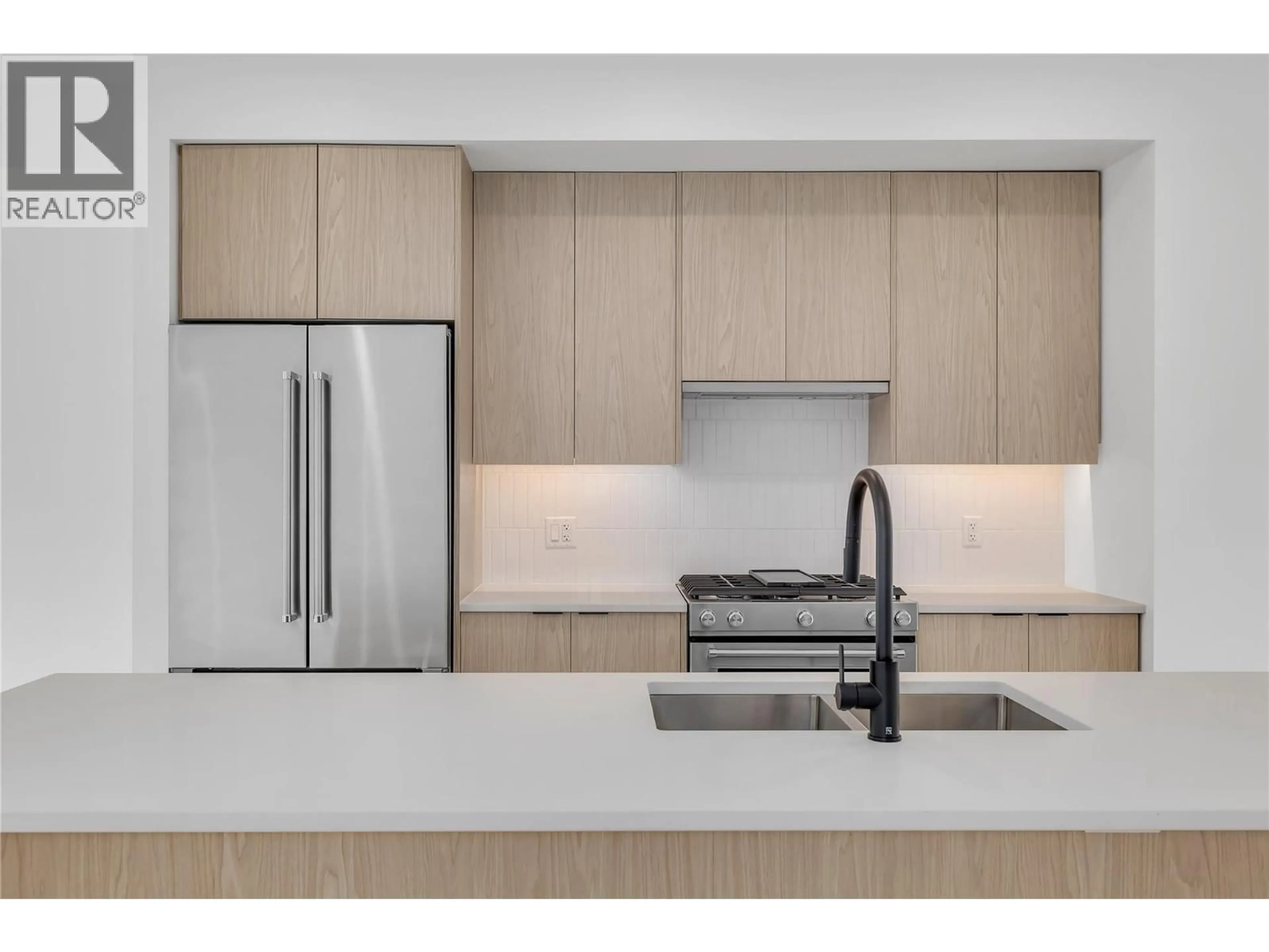 Standard kitchen, unknown for 132 - 1455 CARA GLEN COURT, Kelowna British Columbia V1V3B8