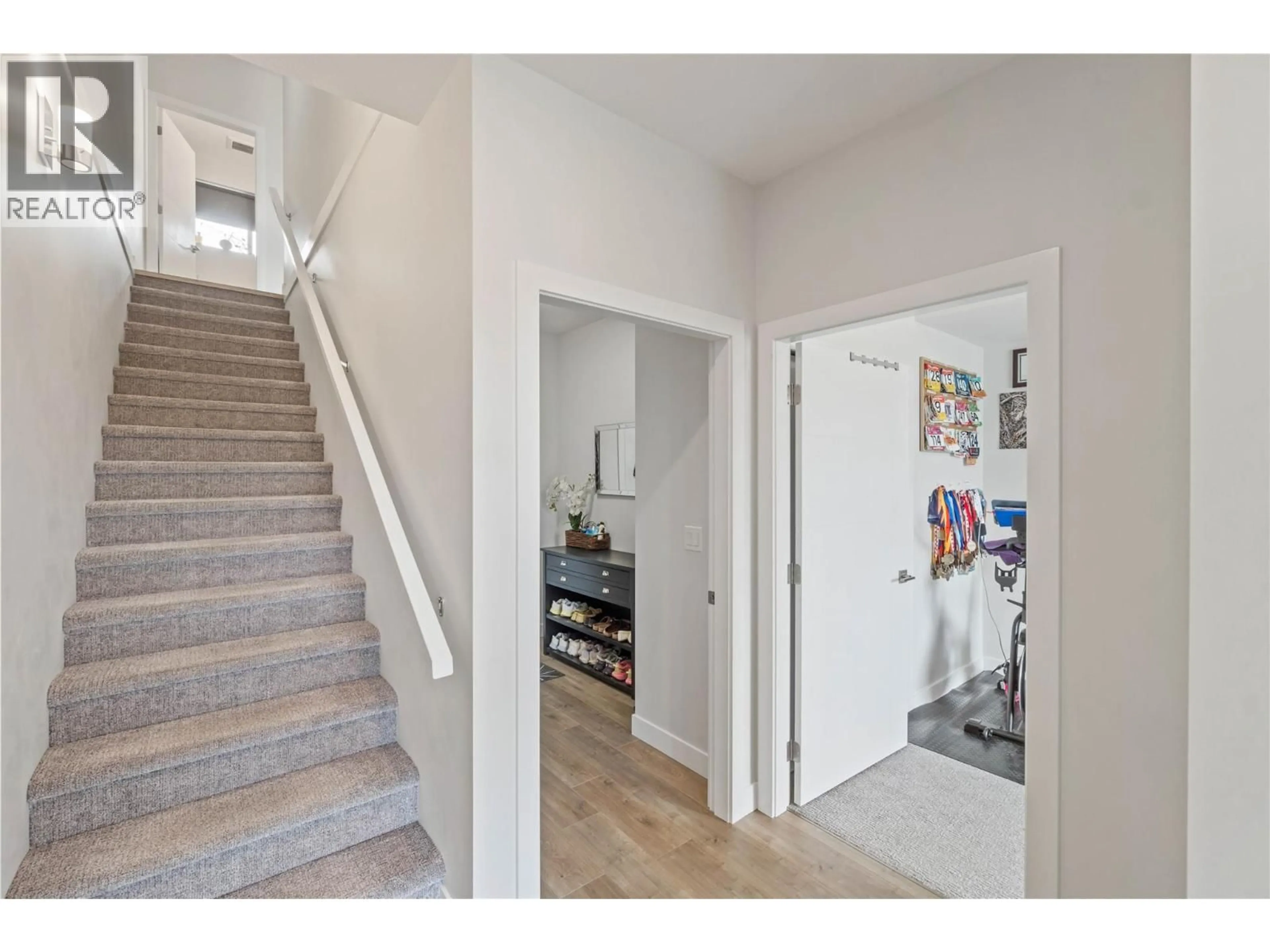 Indoor entryway for 149 - 1901 QU'APPELLE BOULEVARD, Kamloops British Columbia V2E0C8