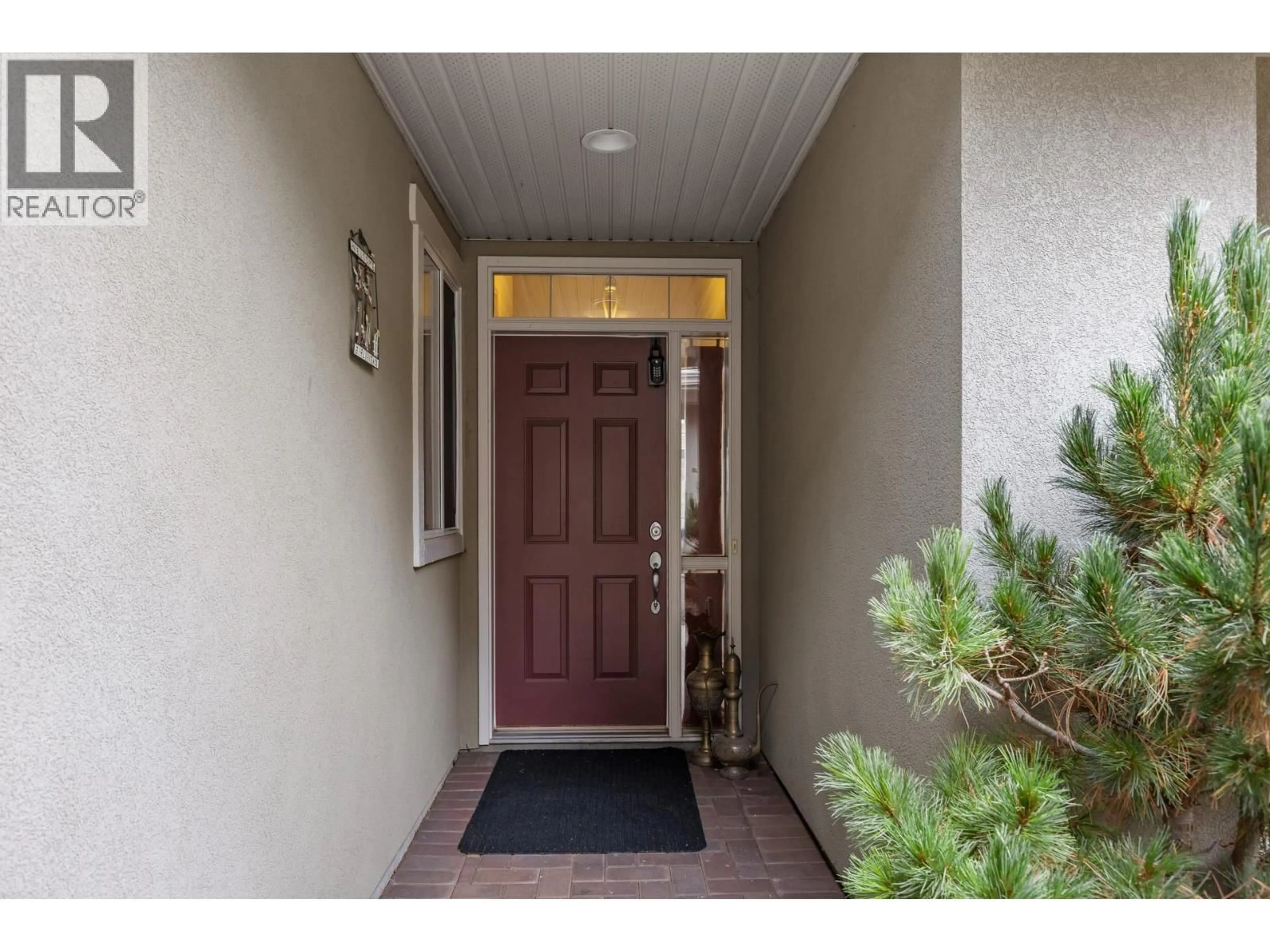Indoor entryway for 2 - 4520 GALLAGHERS LOOKOUT, Kelowna British Columbia V1W3Z8