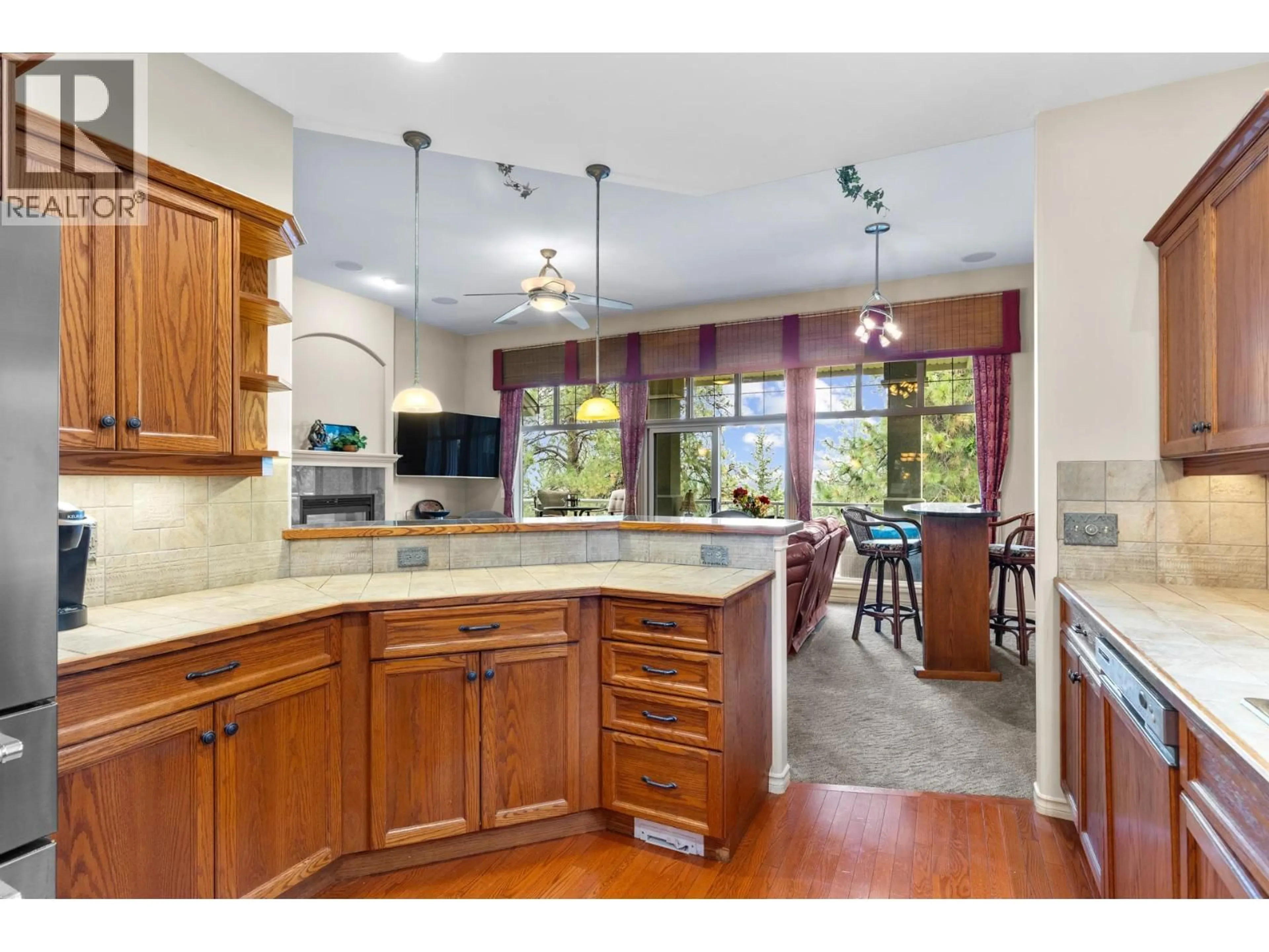 Open concept kitchen, ceramic/tile floor for 2 - 4520 GALLAGHERS LOOKOUT, Kelowna British Columbia V1W3Z8