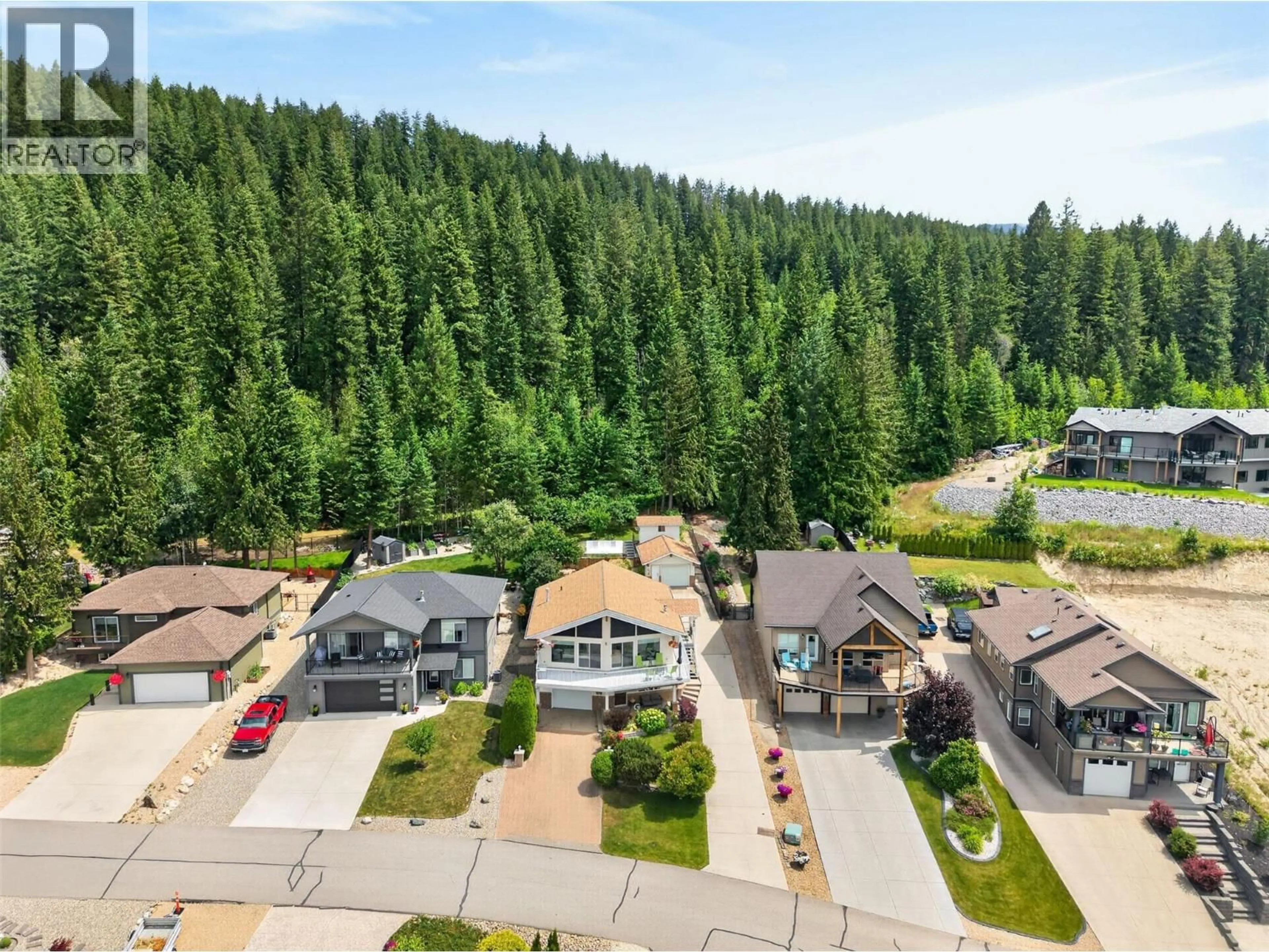 A pic from outside/outdoor area/front of a property/back of a property/a pic from drone, forest/trees view for 45 - 2592 ALPEN PARADIES ROAD, Blind Bay British Columbia V0E1H1