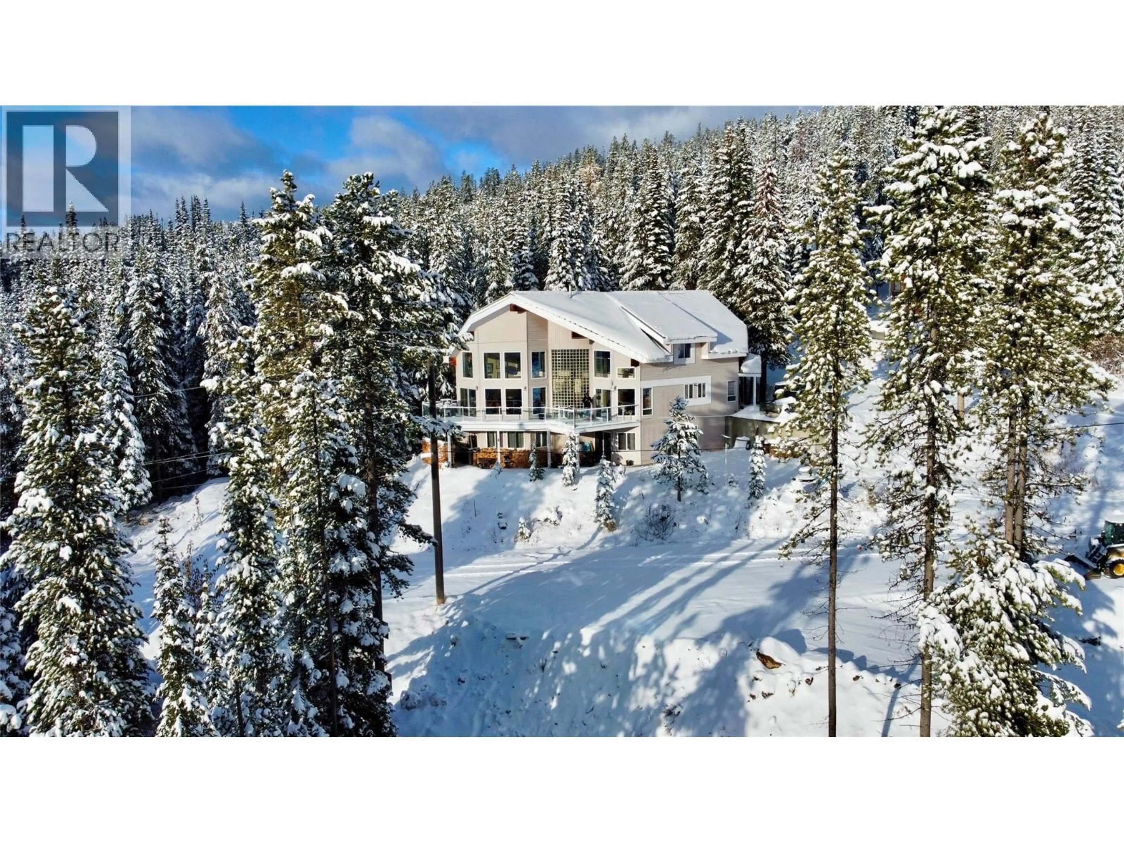 A pic from outside/outdoor area/front of a property/back of a property/a pic from drone, mountain view for 200 COUGAR ROAD, Oliver British Columbia V0H1T0