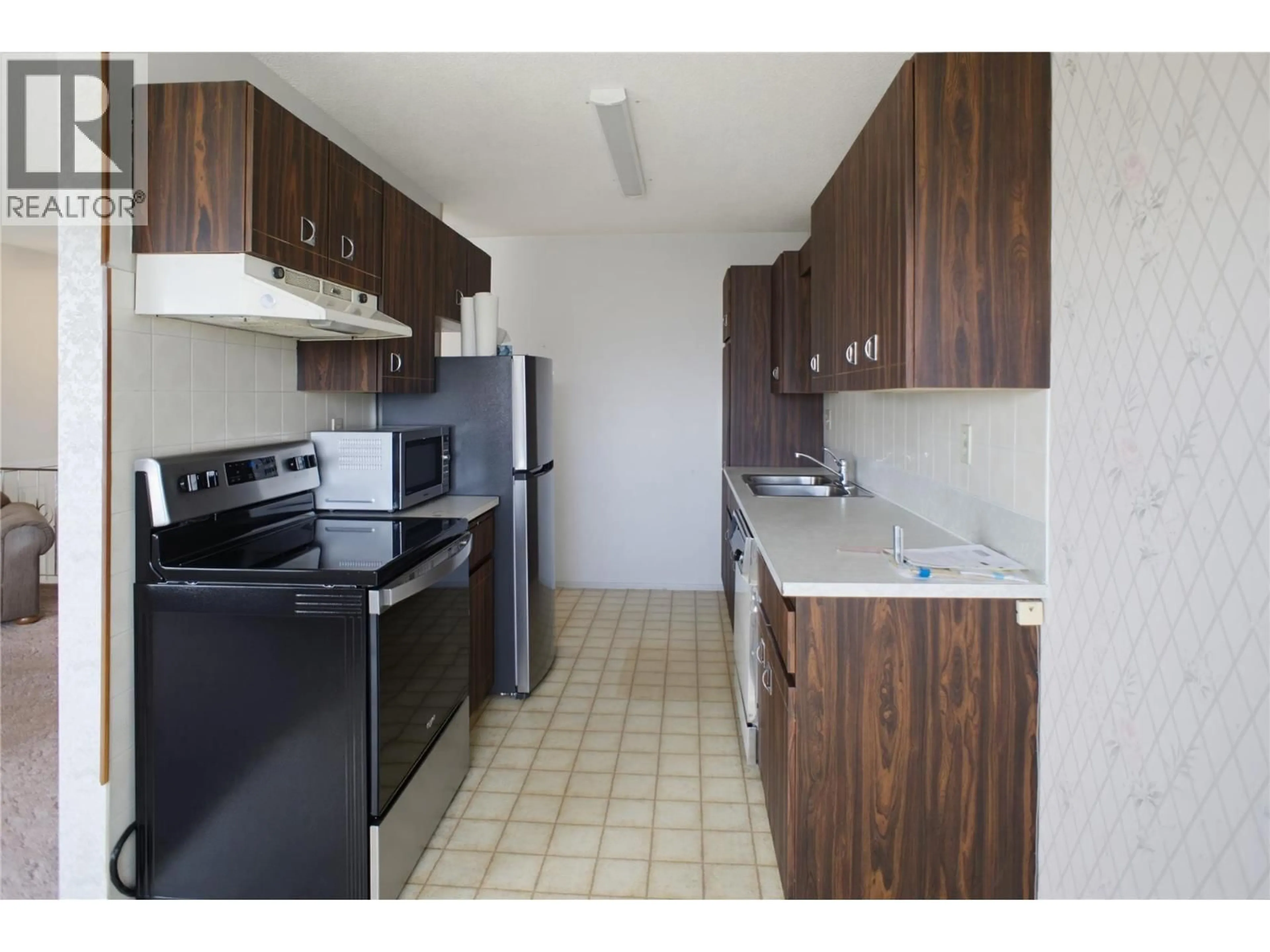 Standard kitchen, unknown for 217 MCGILL ROAD, Kamloops British Columbia V2C1M2