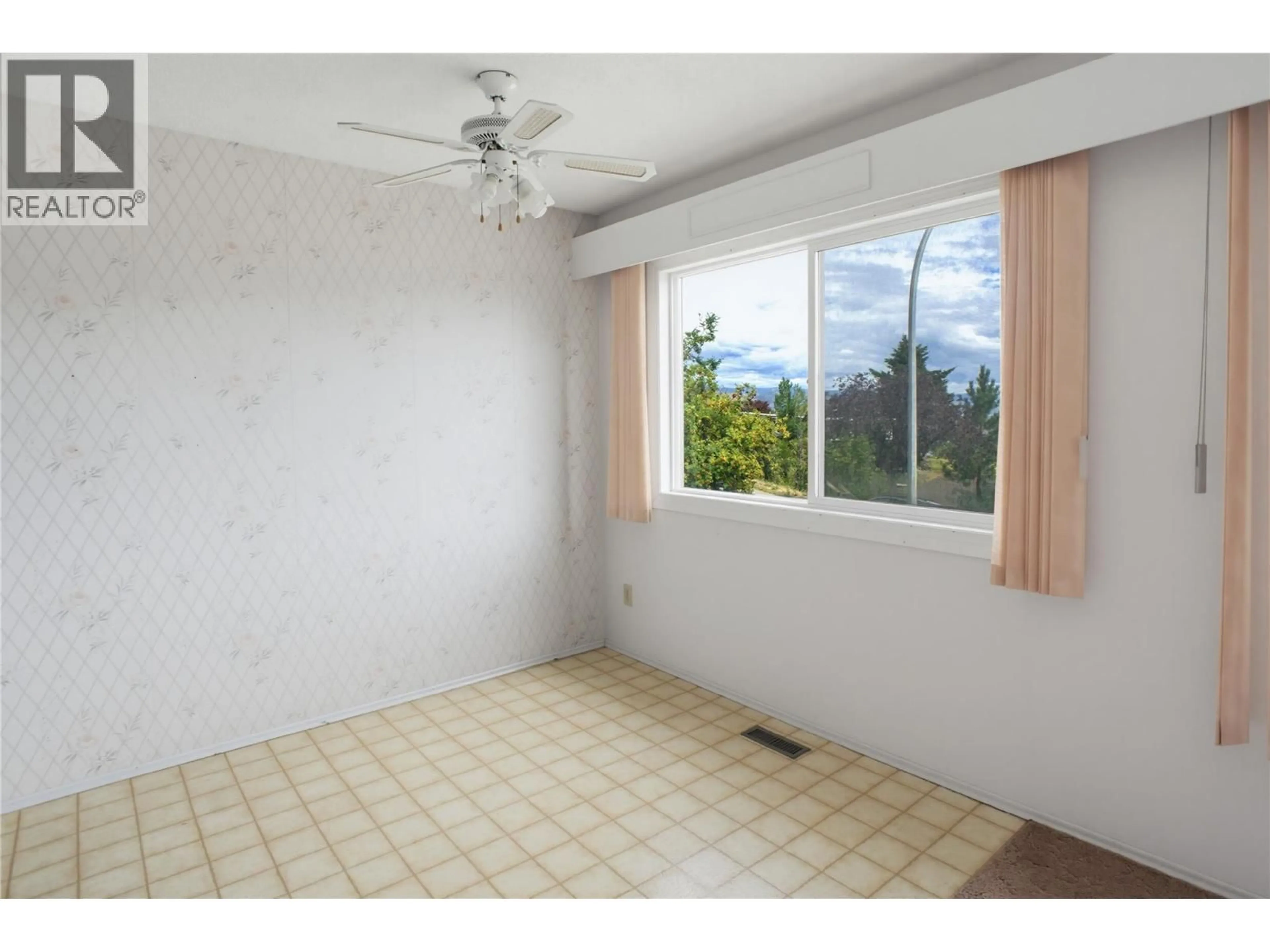 A pic of a room for 217 MCGILL ROAD, Kamloops British Columbia V2C1M2