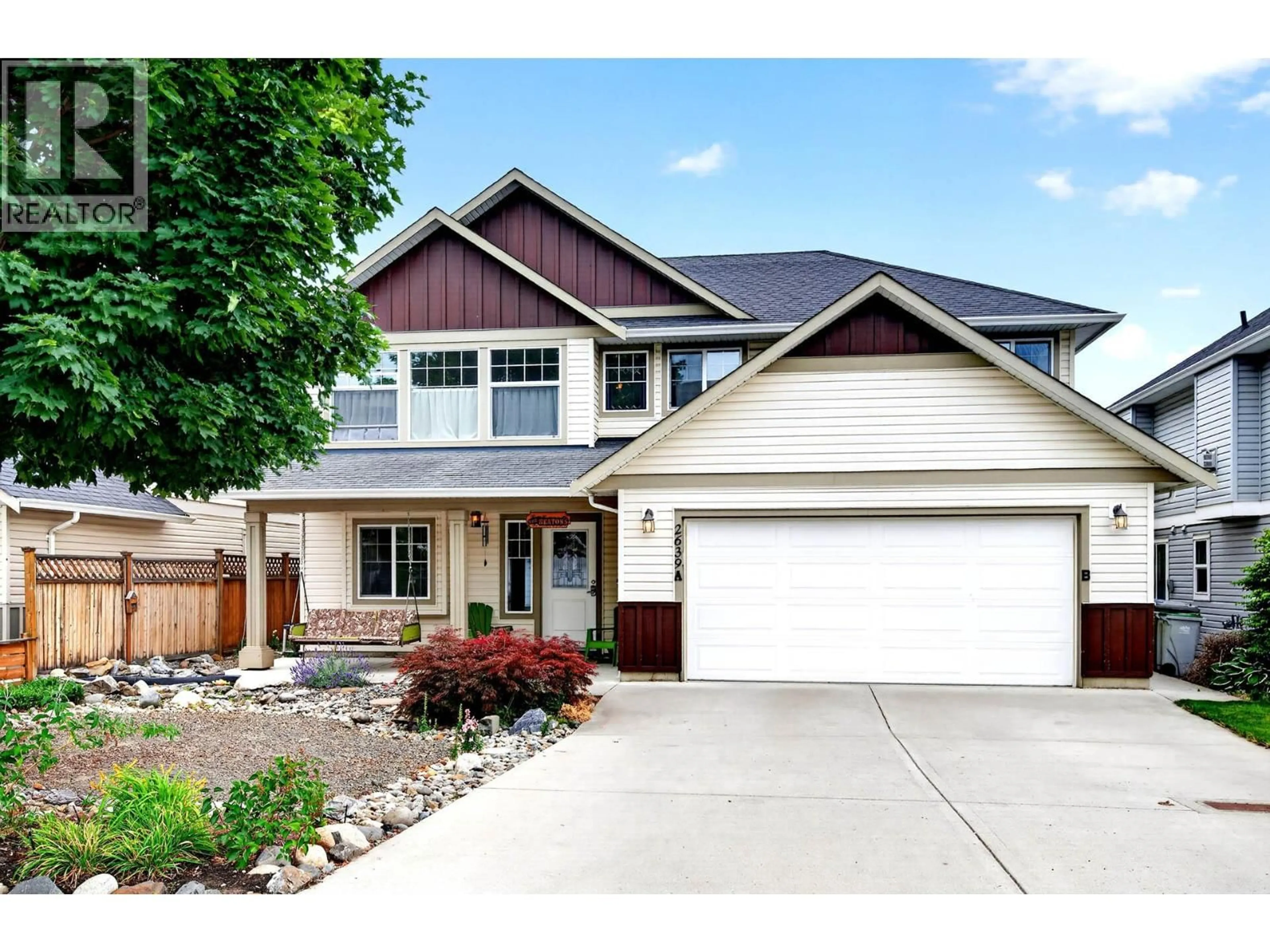 Home with vinyl exterior material, street for 2639 ROSEWOOD AVENUE, Kamloops British Columbia V2C0C4