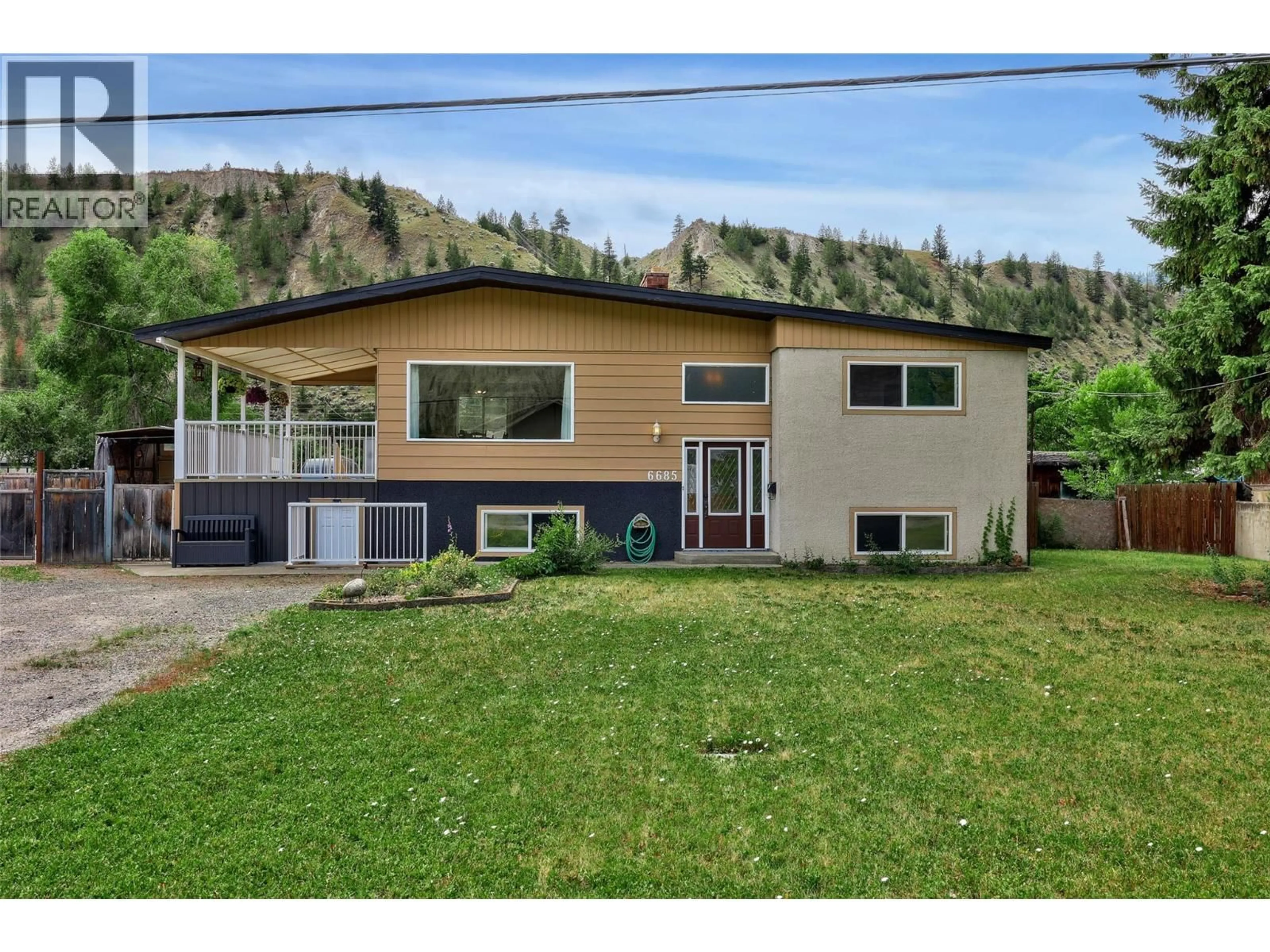 Home with vinyl exterior material, unknown for 6685 BEAVER CRESCENT, Kamloops British Columbia V2C4B2