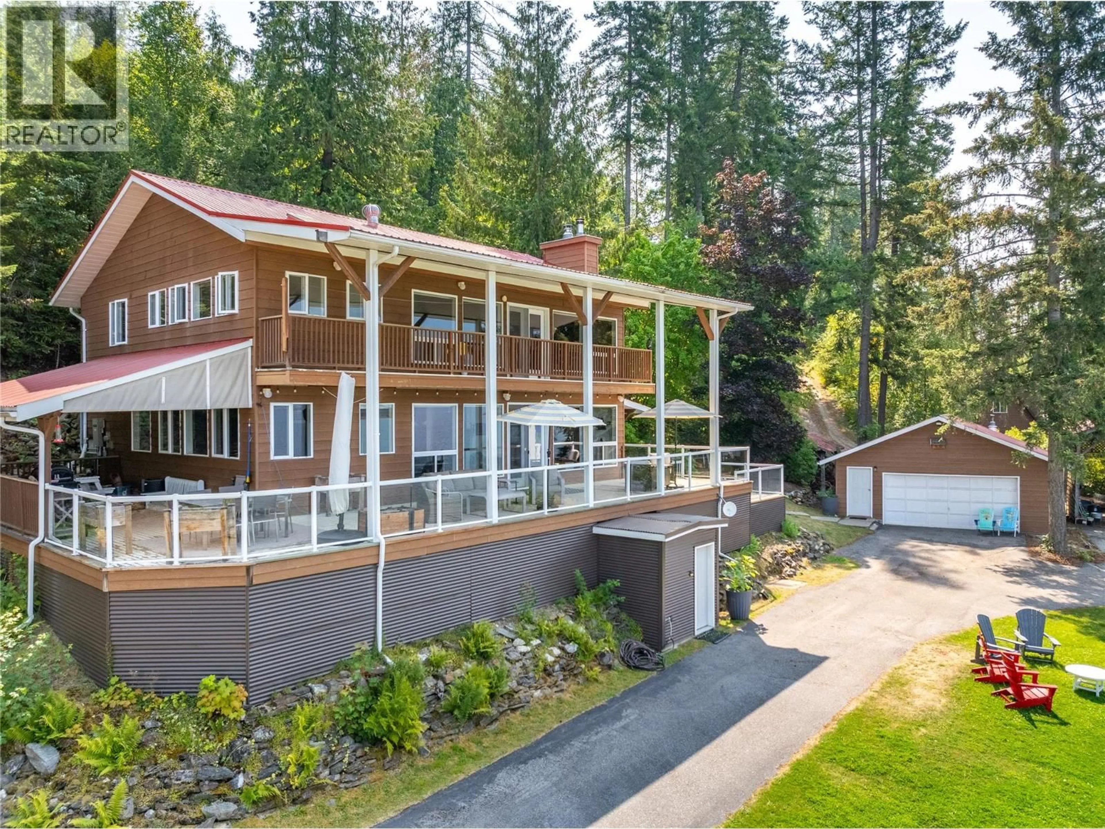 Home with vinyl exterior material, mountain view for 13883 3A HIGHWAY, Boswell British Columbia V0B1A0
