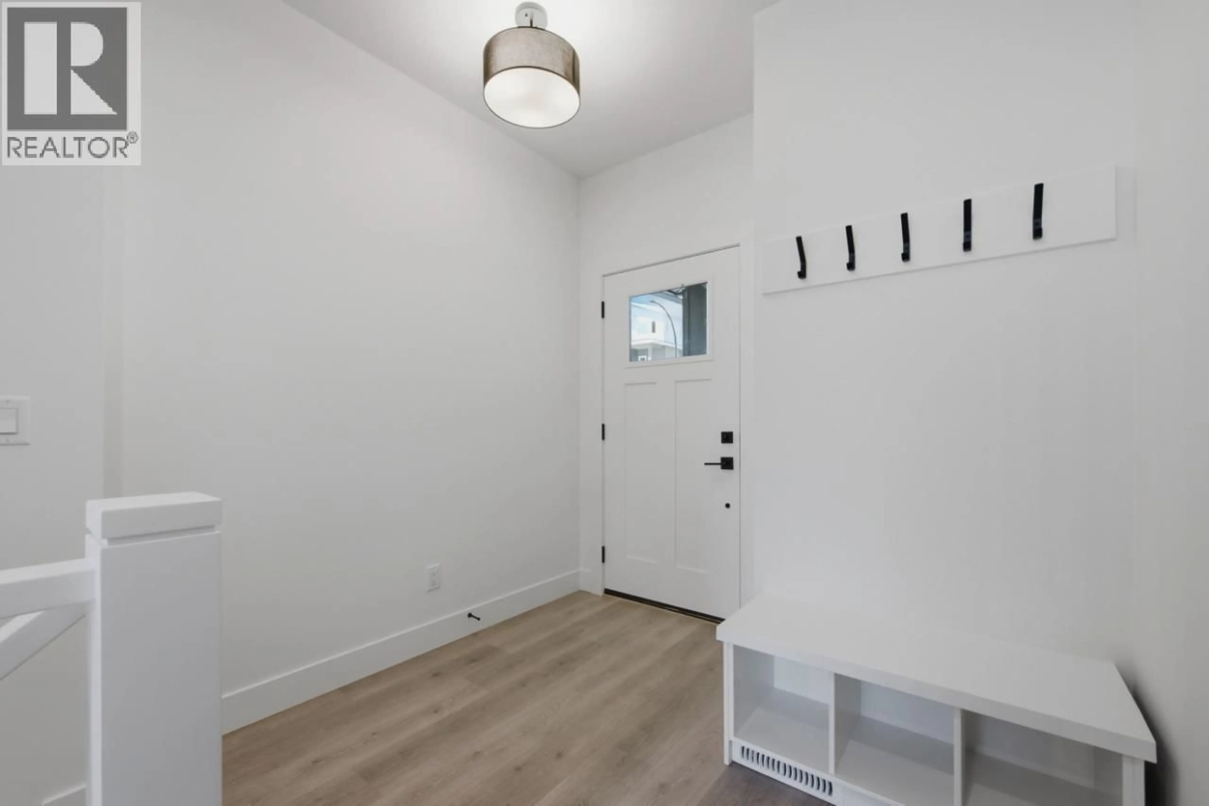 Indoor entryway for 377 ARROWLEAF RISE, Coldstream British Columbia V1B0B5