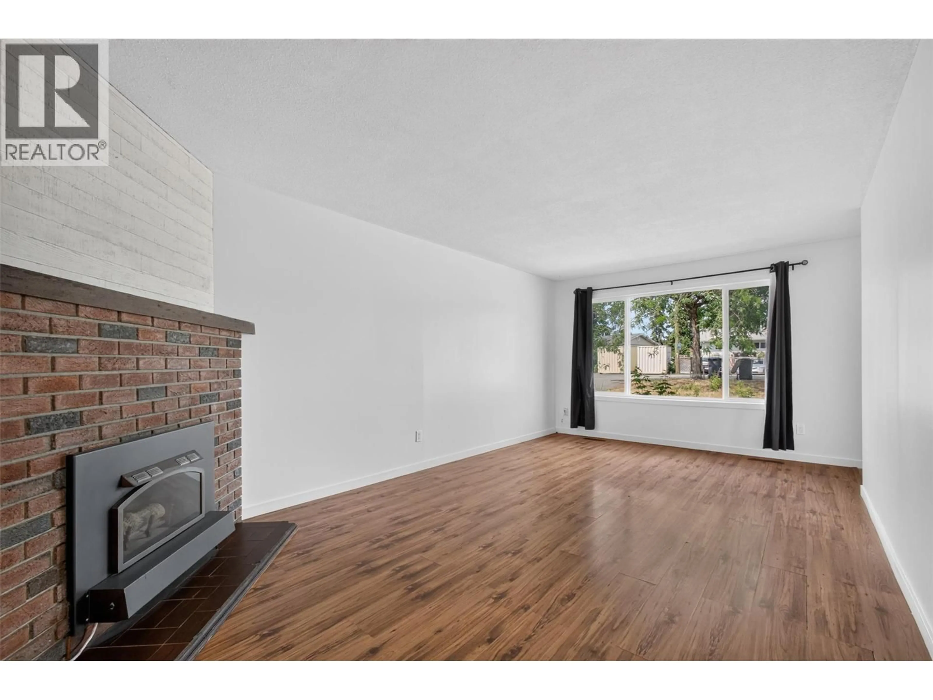 A pic of a room for 643 HOLLYDELL ROAD, Kelowna British Columbia V1X1L4