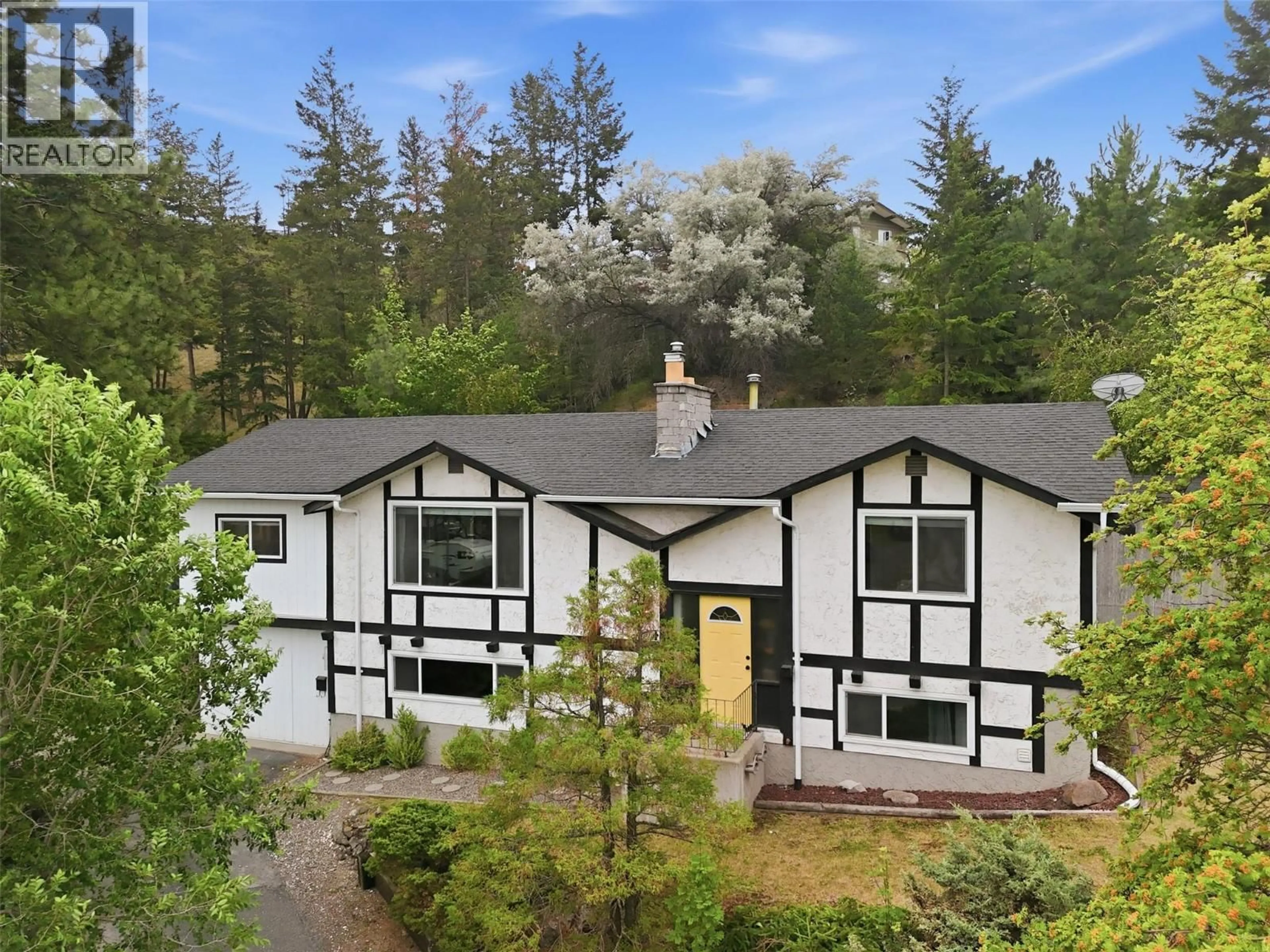 A pic from outside/outdoor area/front of a property/back of a property/a pic from drone, unknown for 1871 SPRINGHILL DRIVE, Kamloops British Columbia V2E1J2