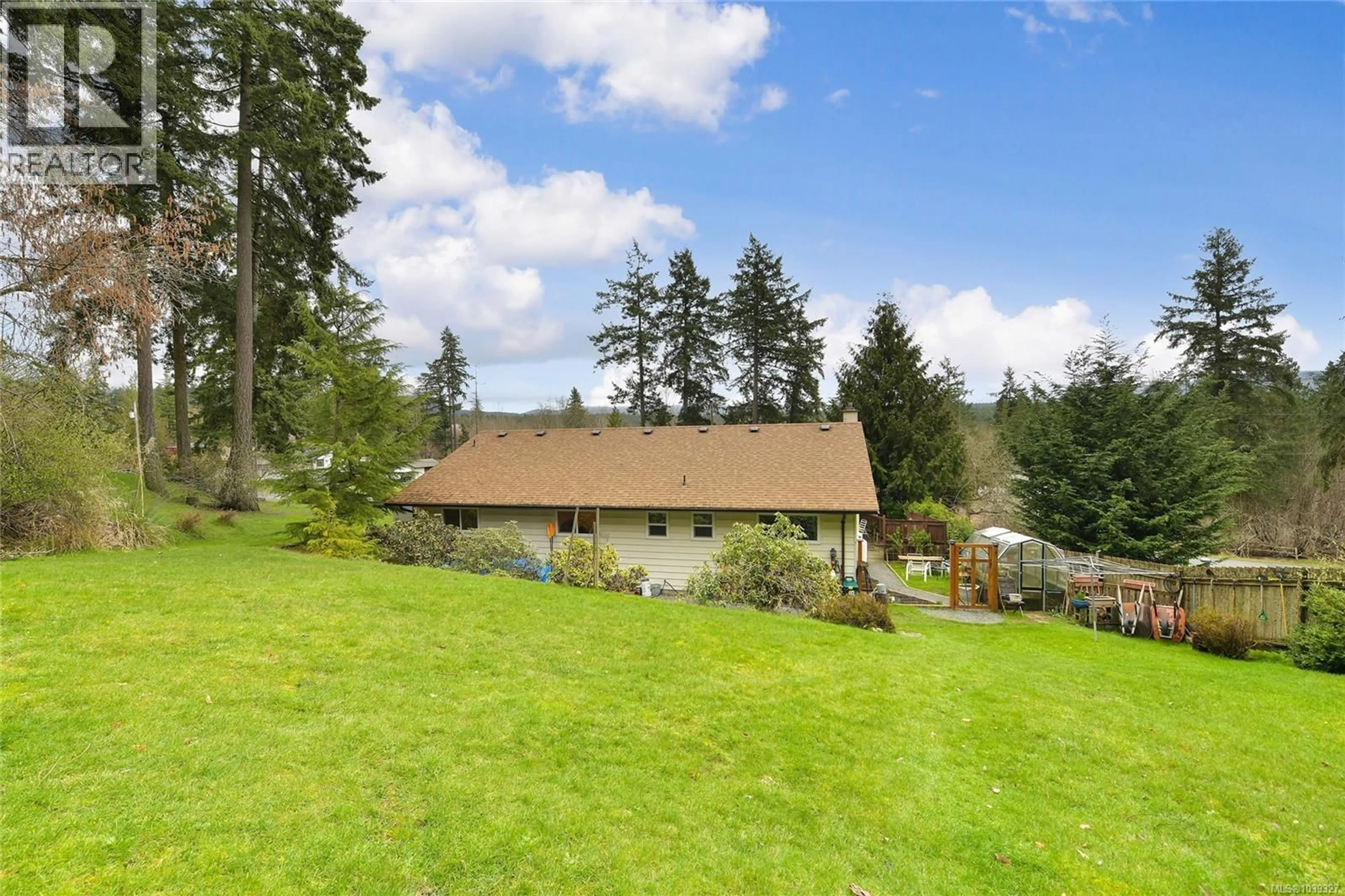 A pic from outside/outdoor area/front of a property/back of a property/a pic from drone, mountain view for 6670 ANZIO ROAD, Duncan British Columbia V9L6C4