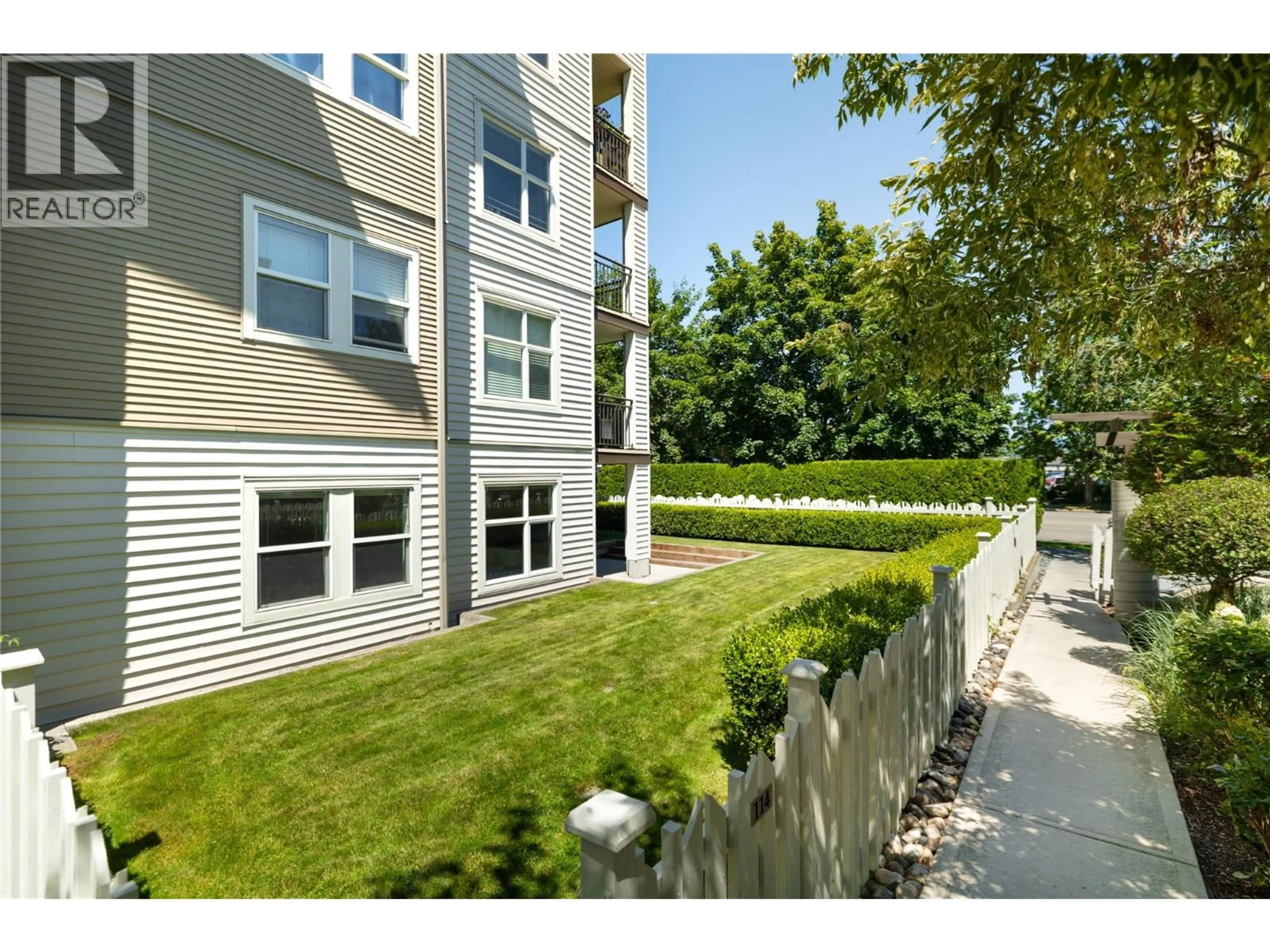 Patio, street for 114 - 547 YATES ROAD, Kelowna British Columbia V1V2T9