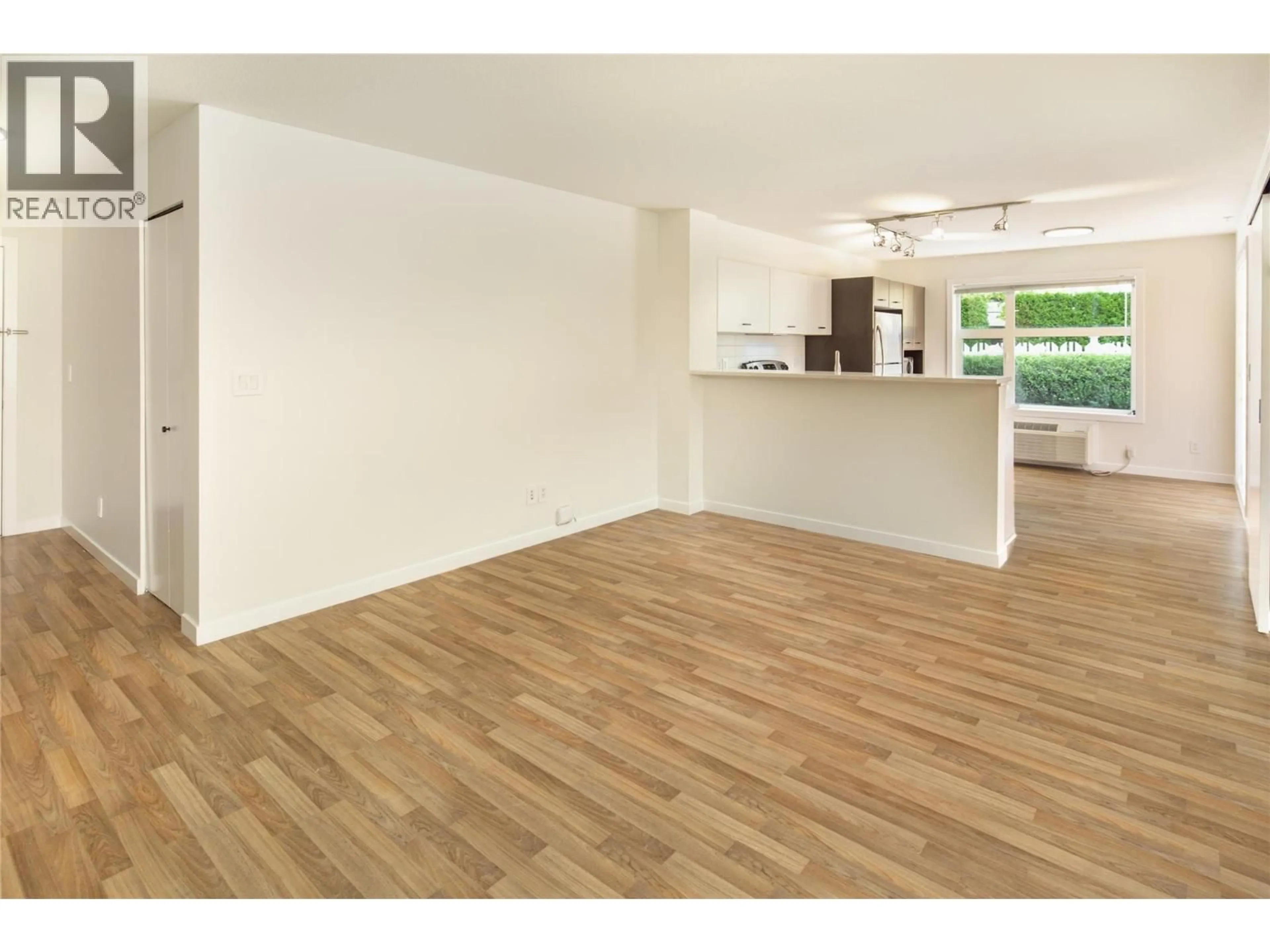Unknown for 114 - 547 YATES ROAD, Kelowna British Columbia V1V2T9