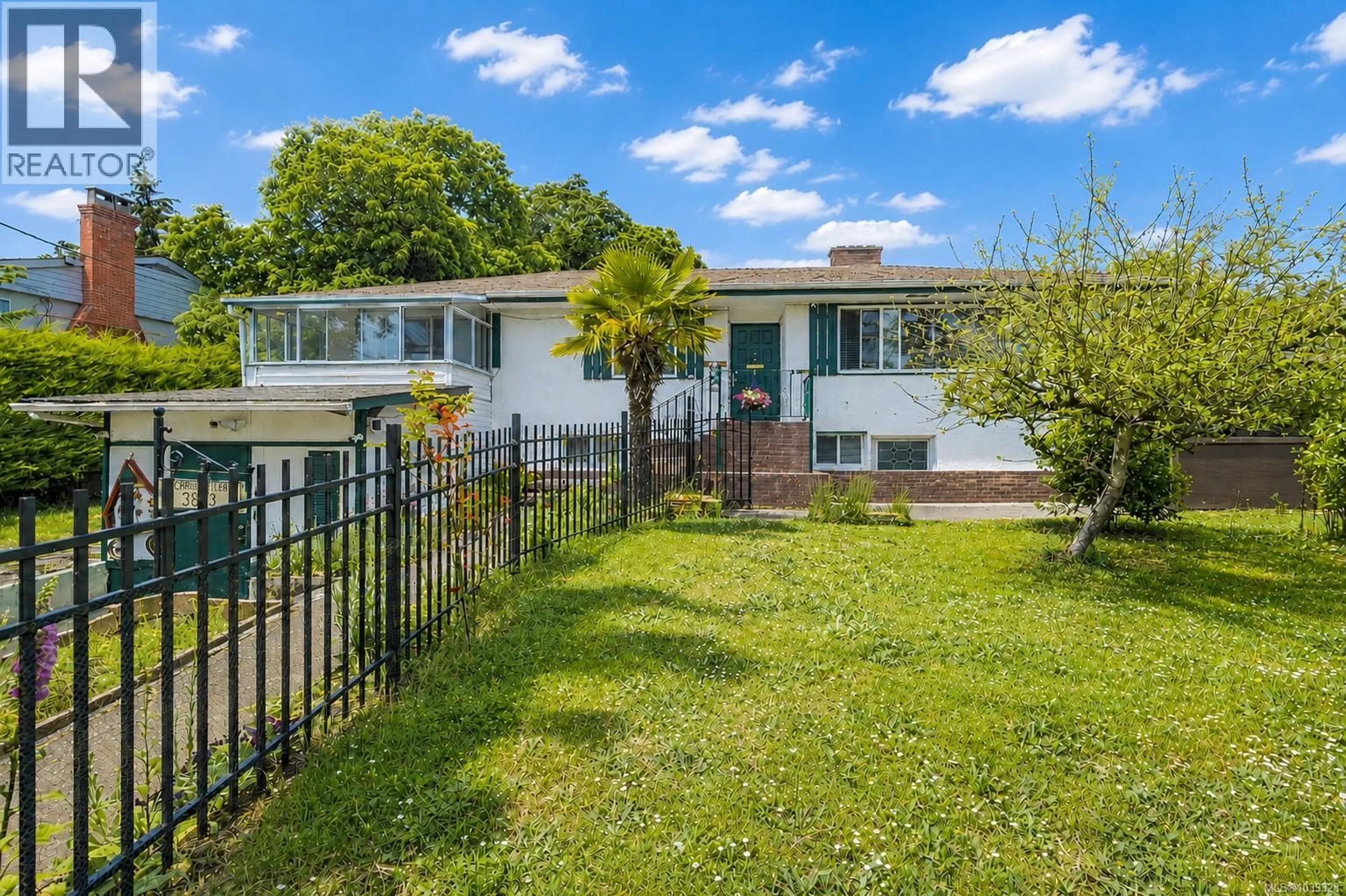 A pic from outside/outdoor area/front of a property/back of a property/a pic from drone, street for 3803 MERRIMAN DRIVE, Saanich British Columbia V8P2S9